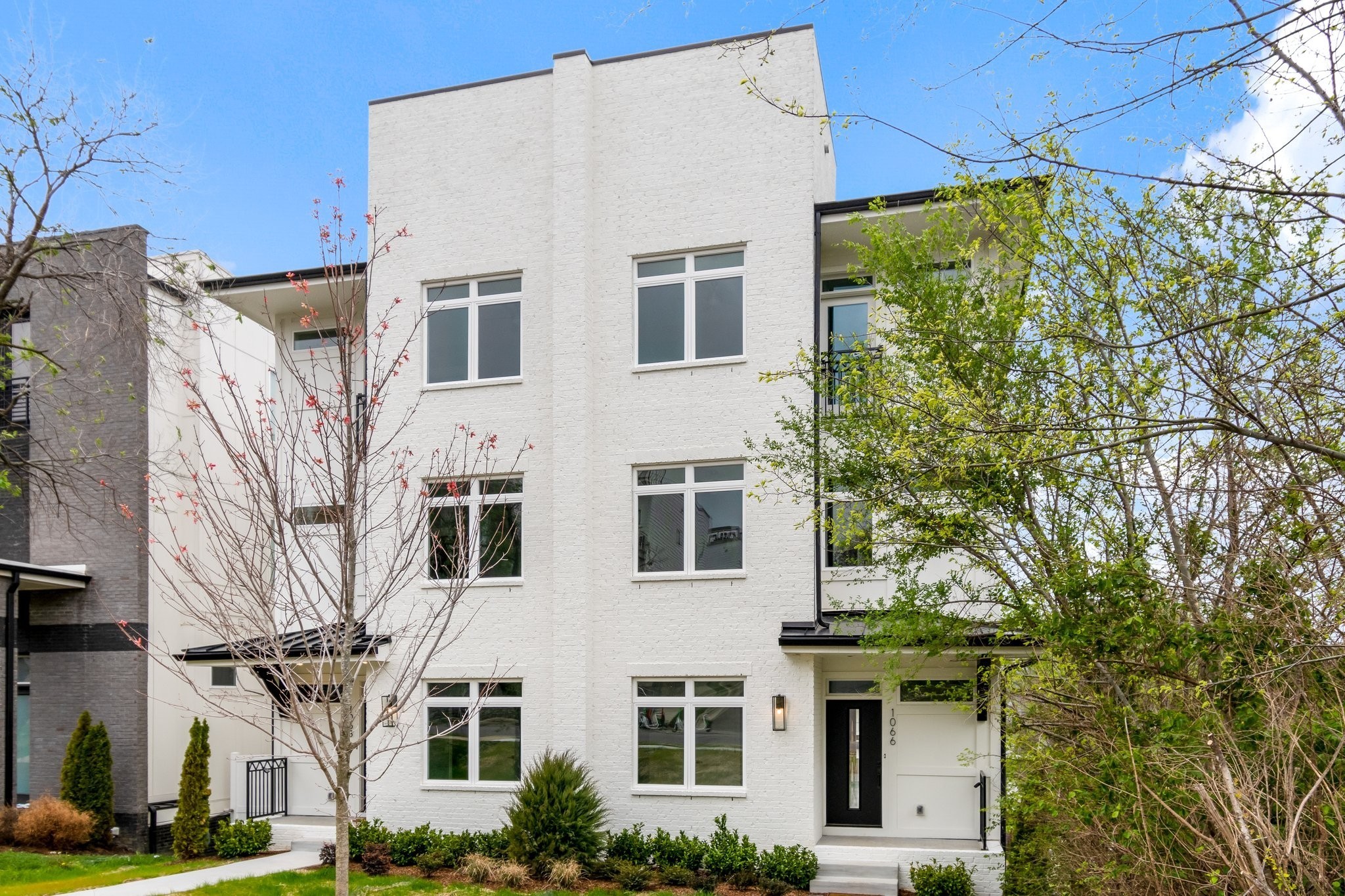 1066 Archer St Property Photo 4