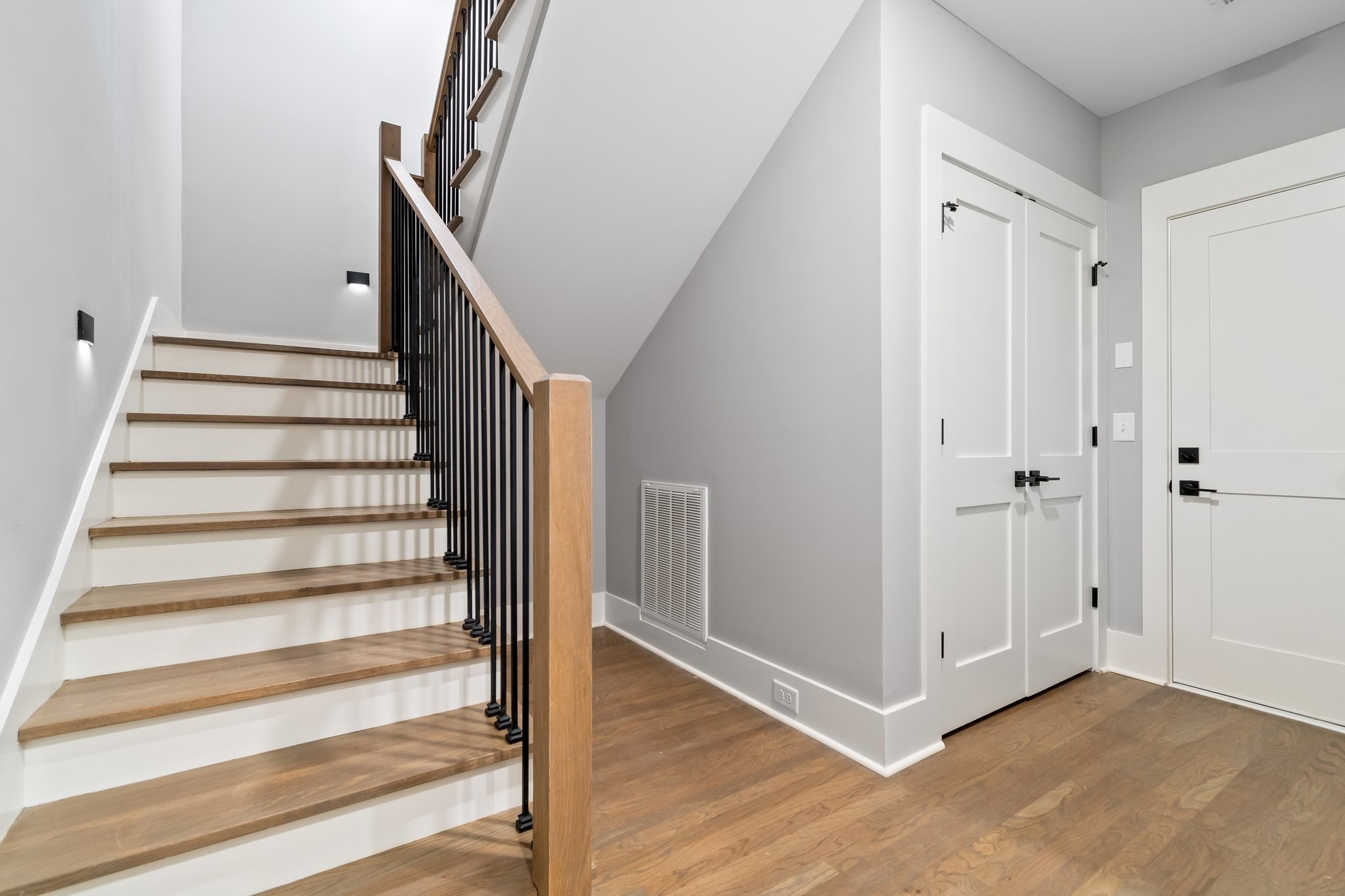1066 Archer St Property Photo 30
