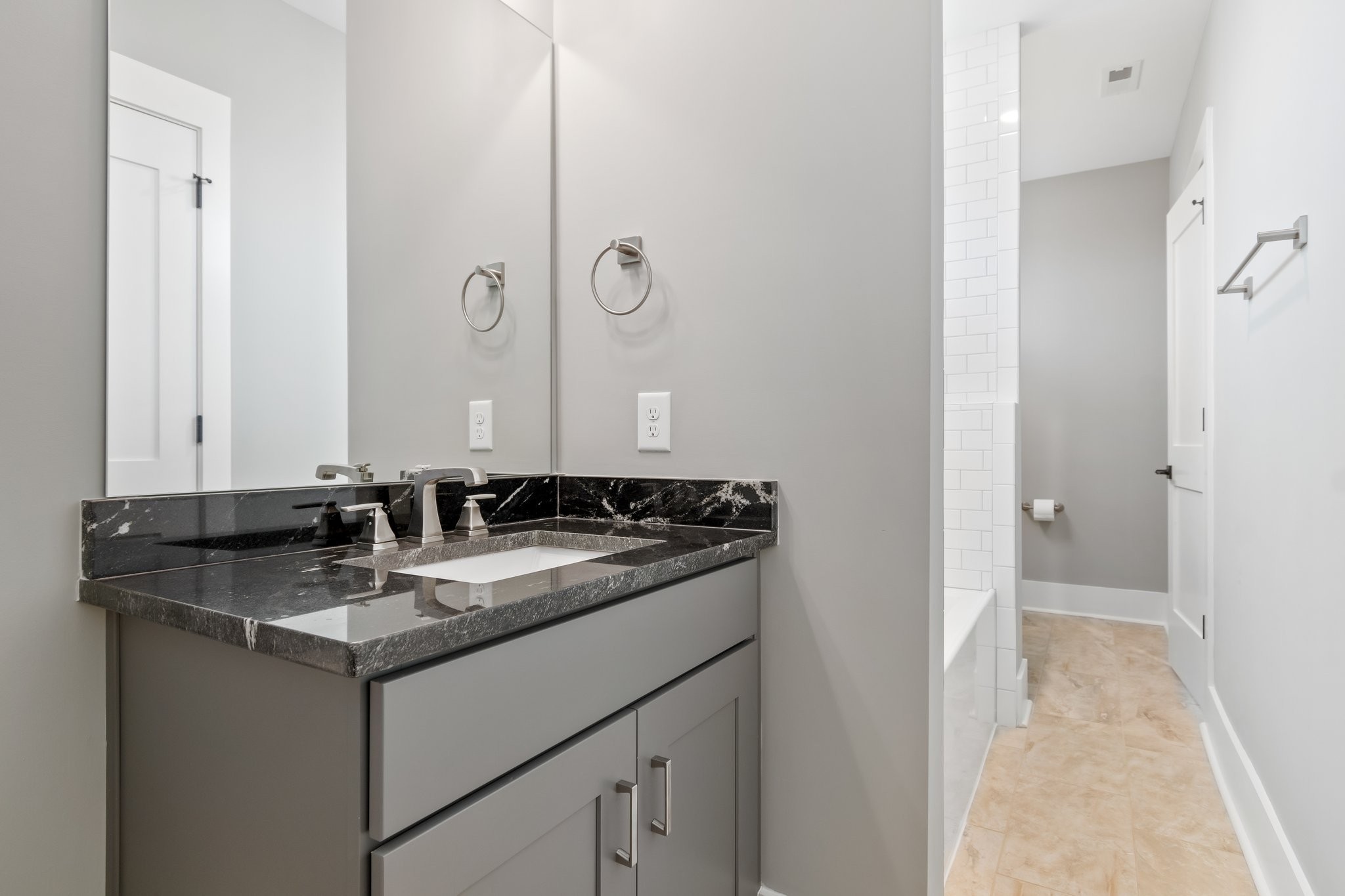1066 Archer St Property Photo 38