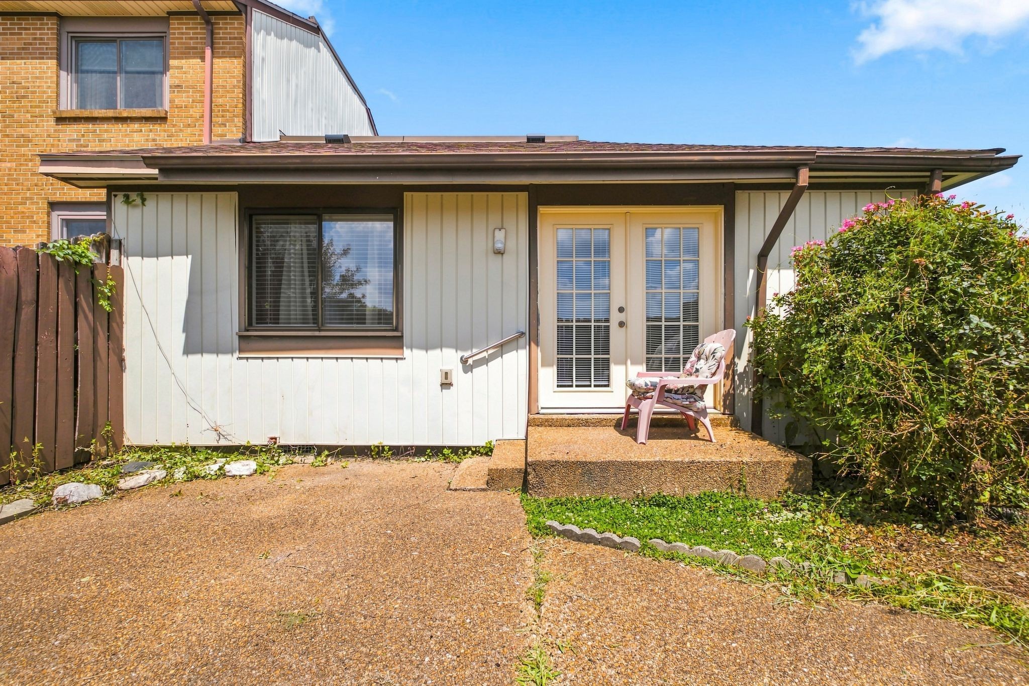 1040 Heritage Dr Property Photo 1