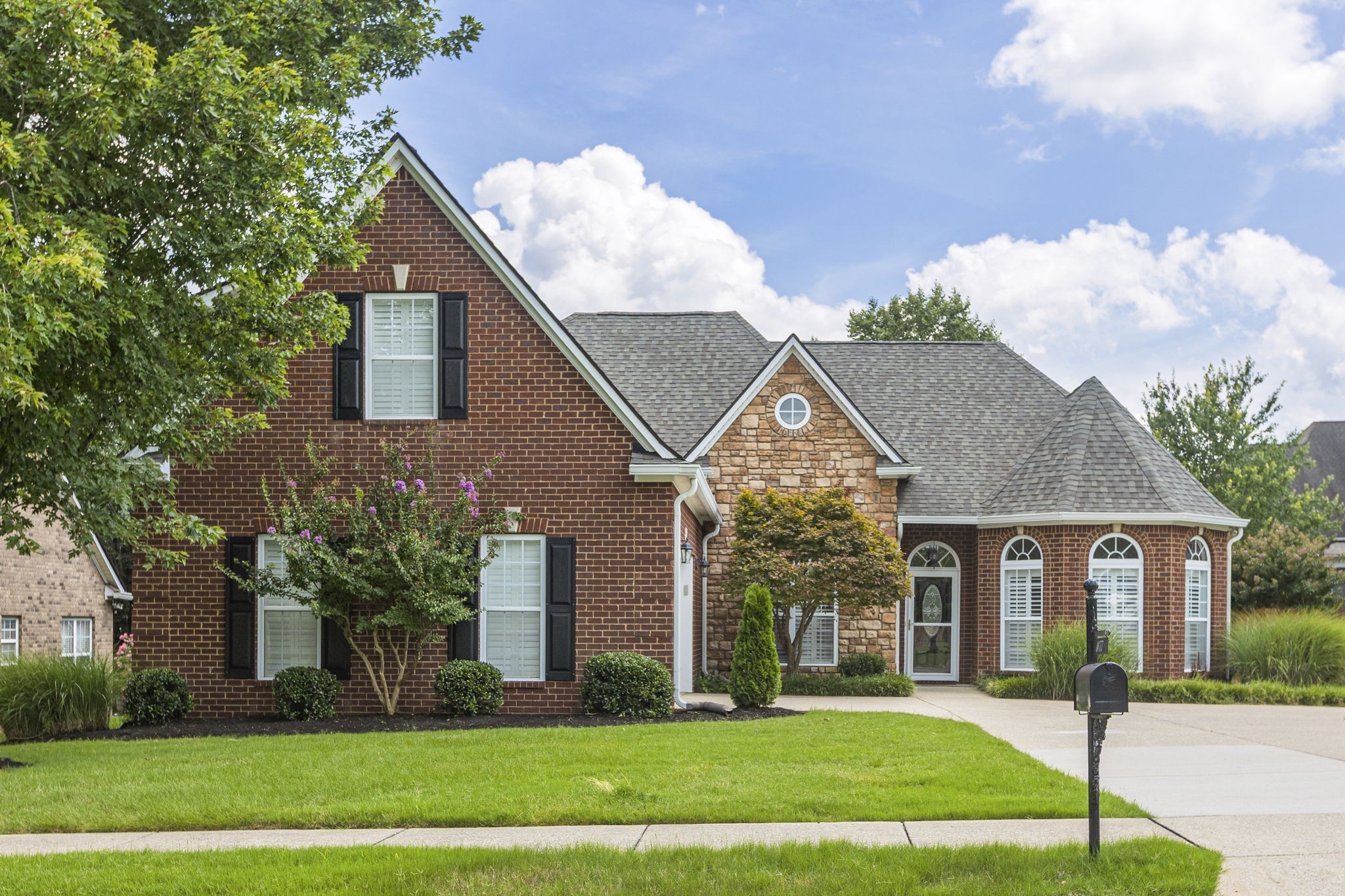 1077 Nealcrest Cir Property Photo 1