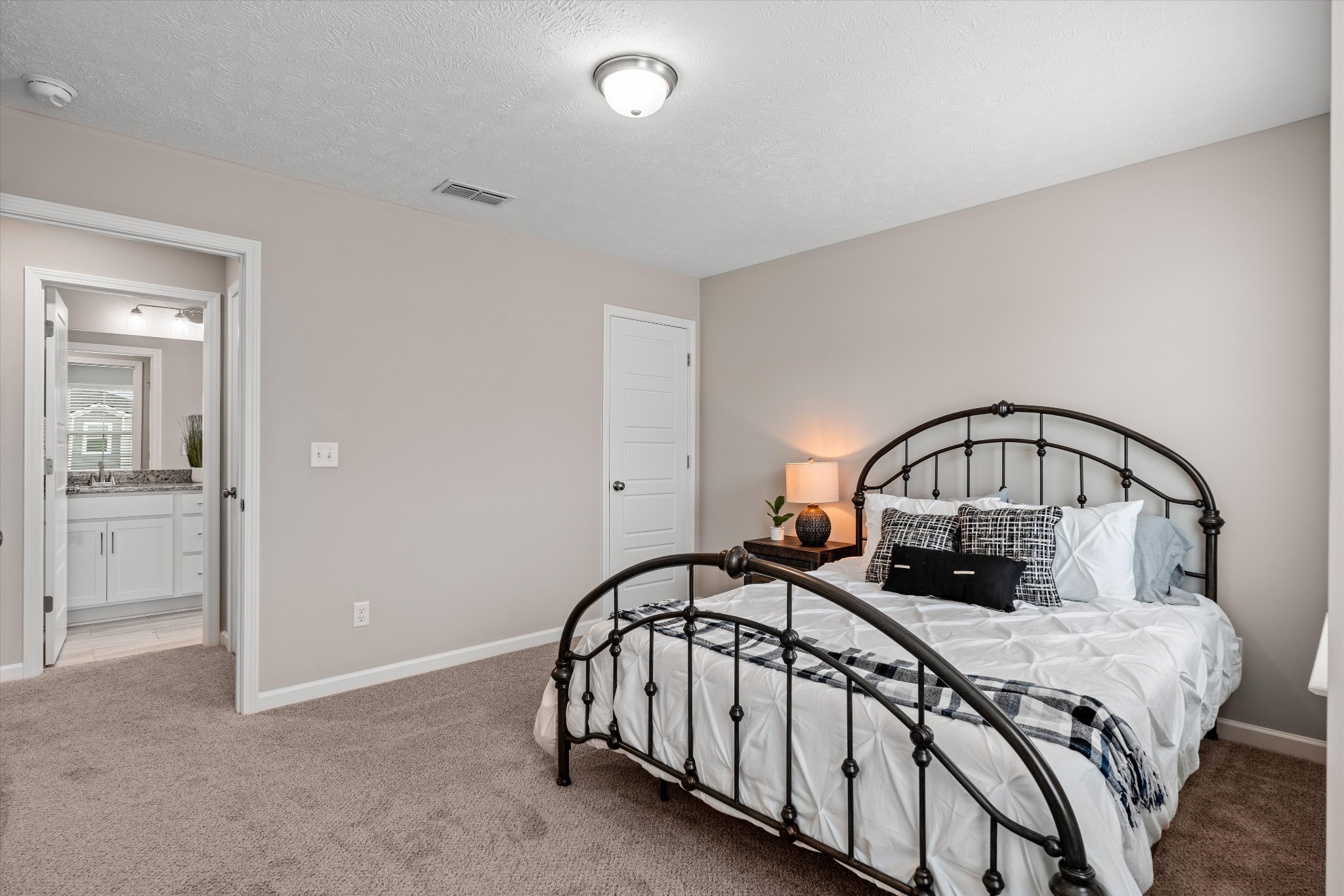 1860 Maidstone Drive Property Photo 20