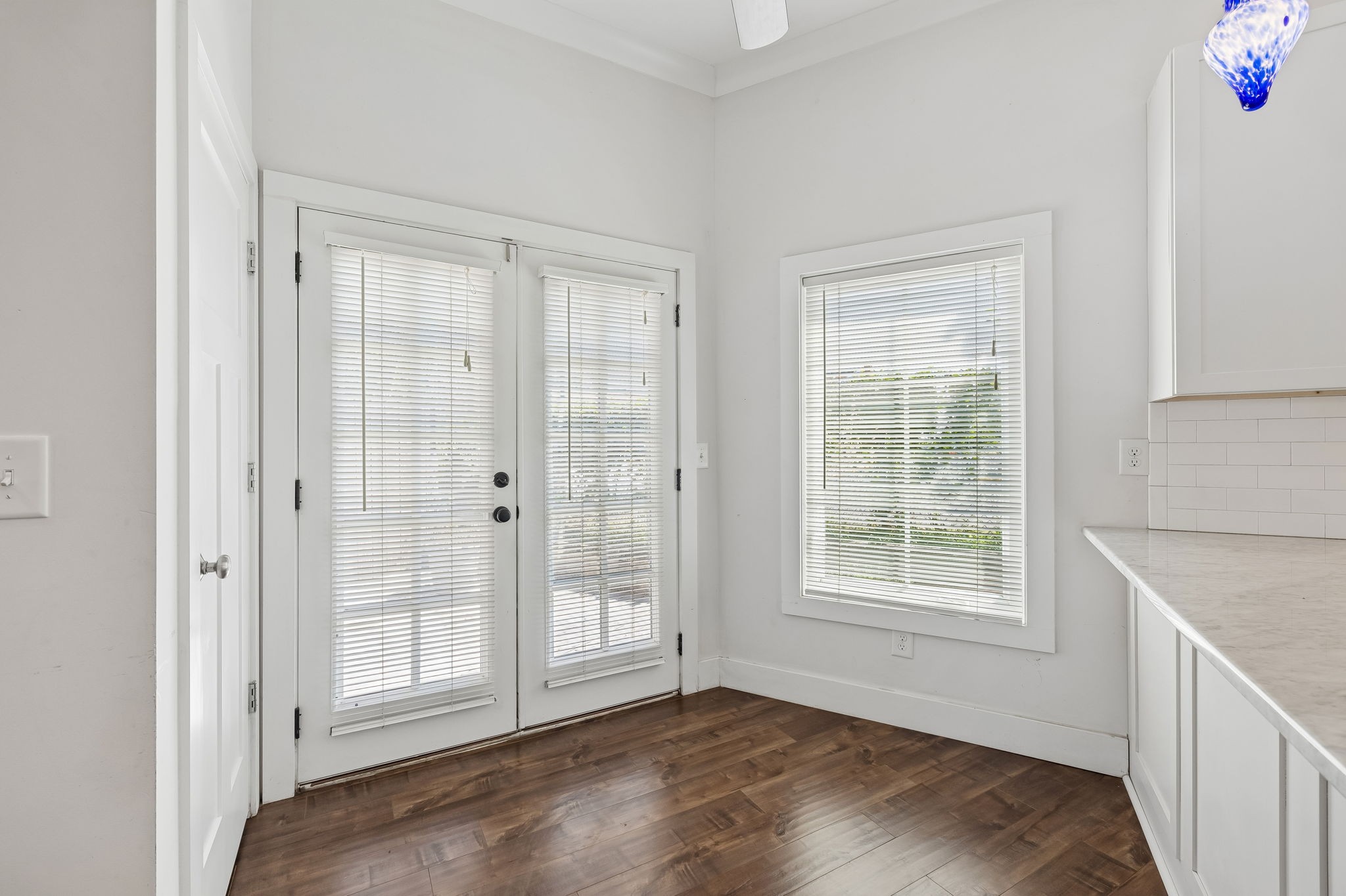 1209 Hawkins St Property Photo 14