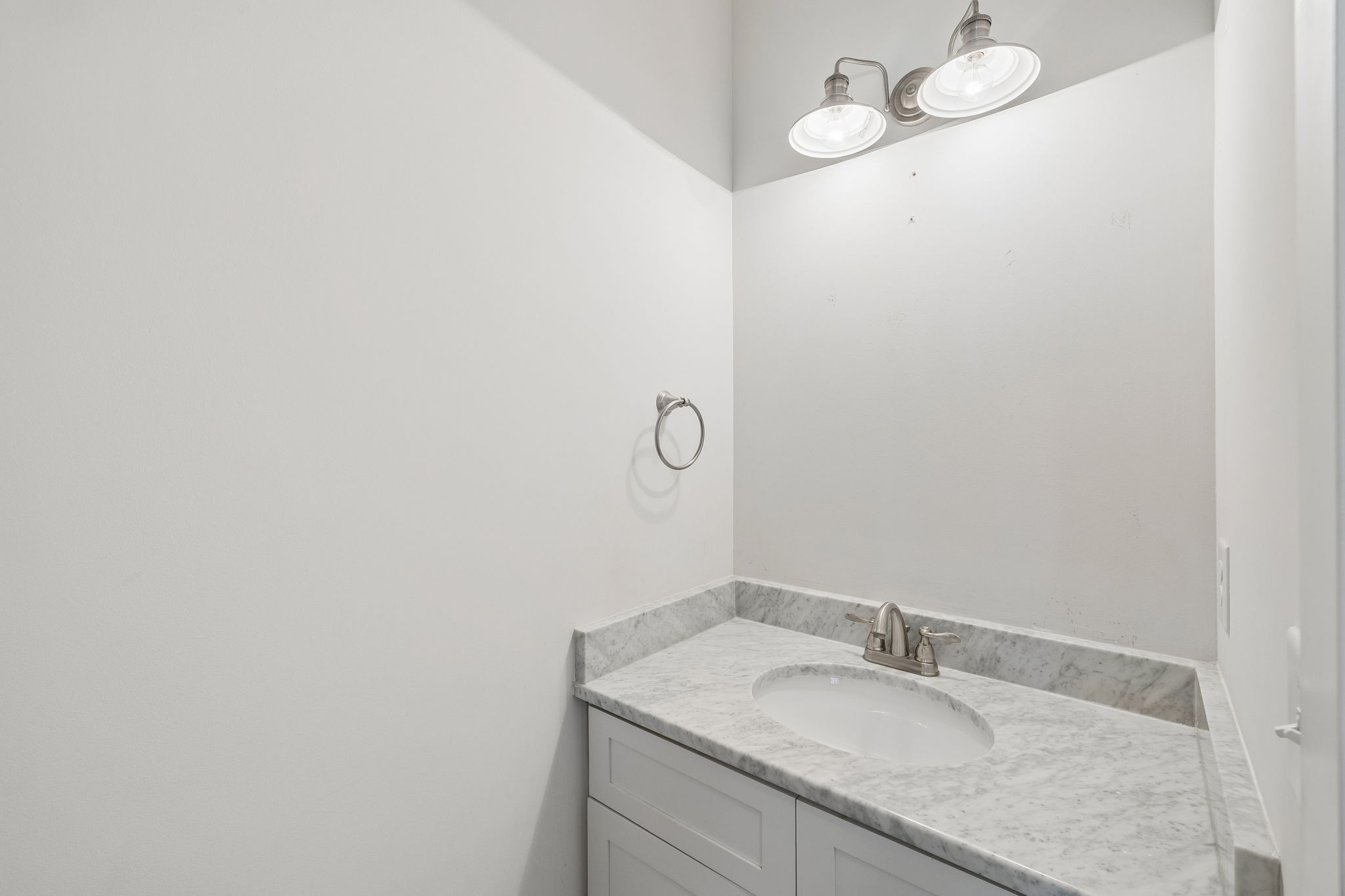 1209 Hawkins St Property Photo 22