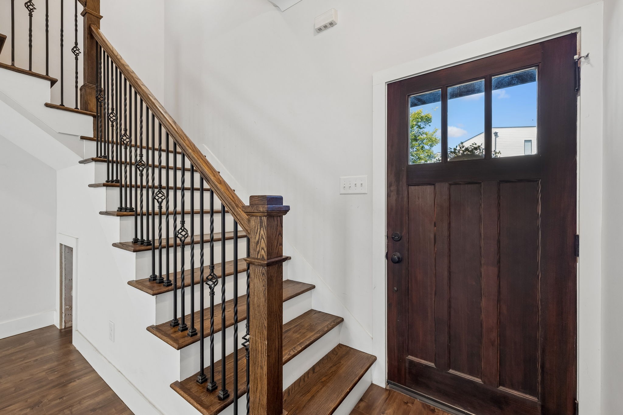 1209 Hawkins St Property Photo 23