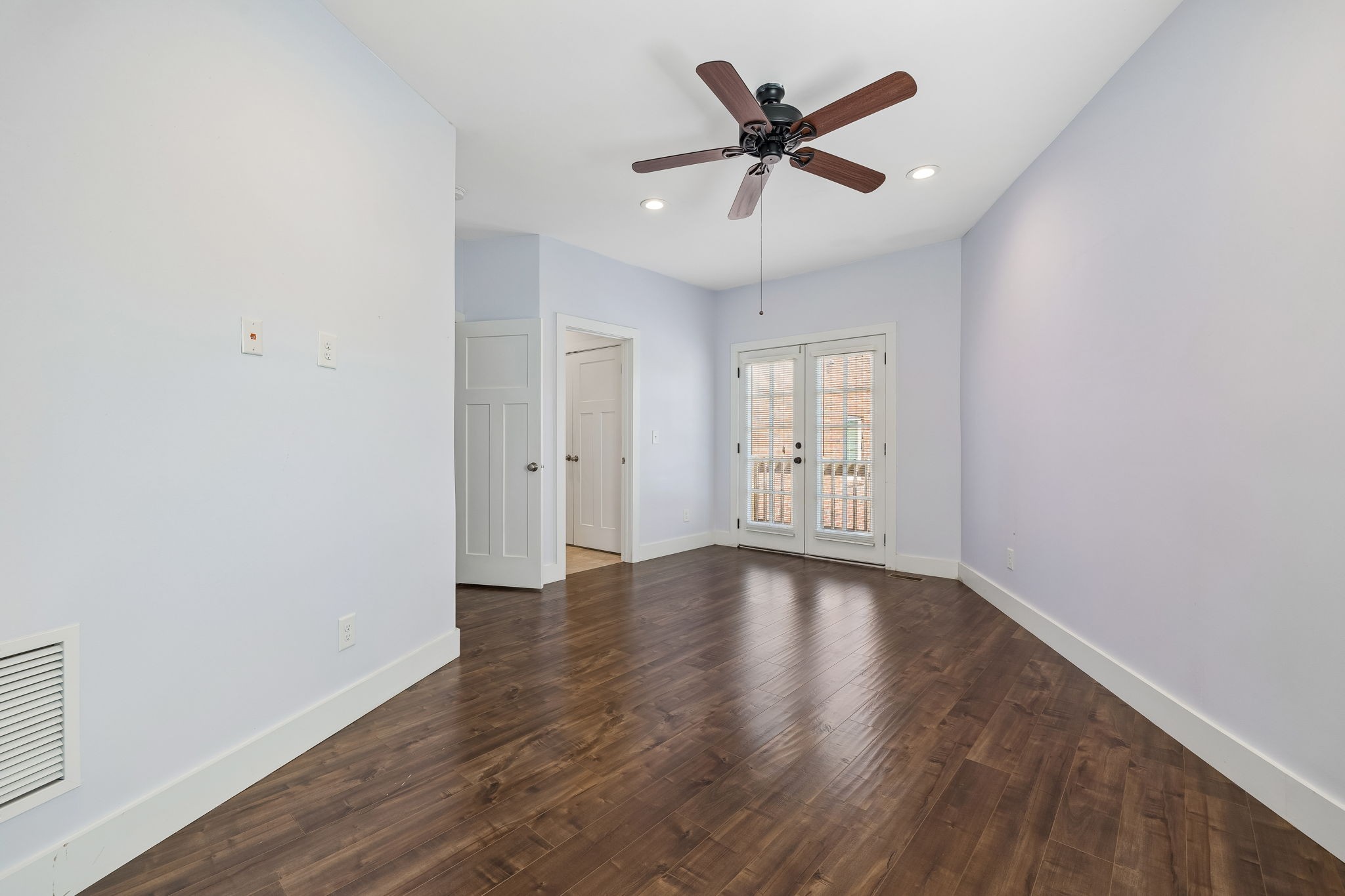 1209 Hawkins St Property Photo 26