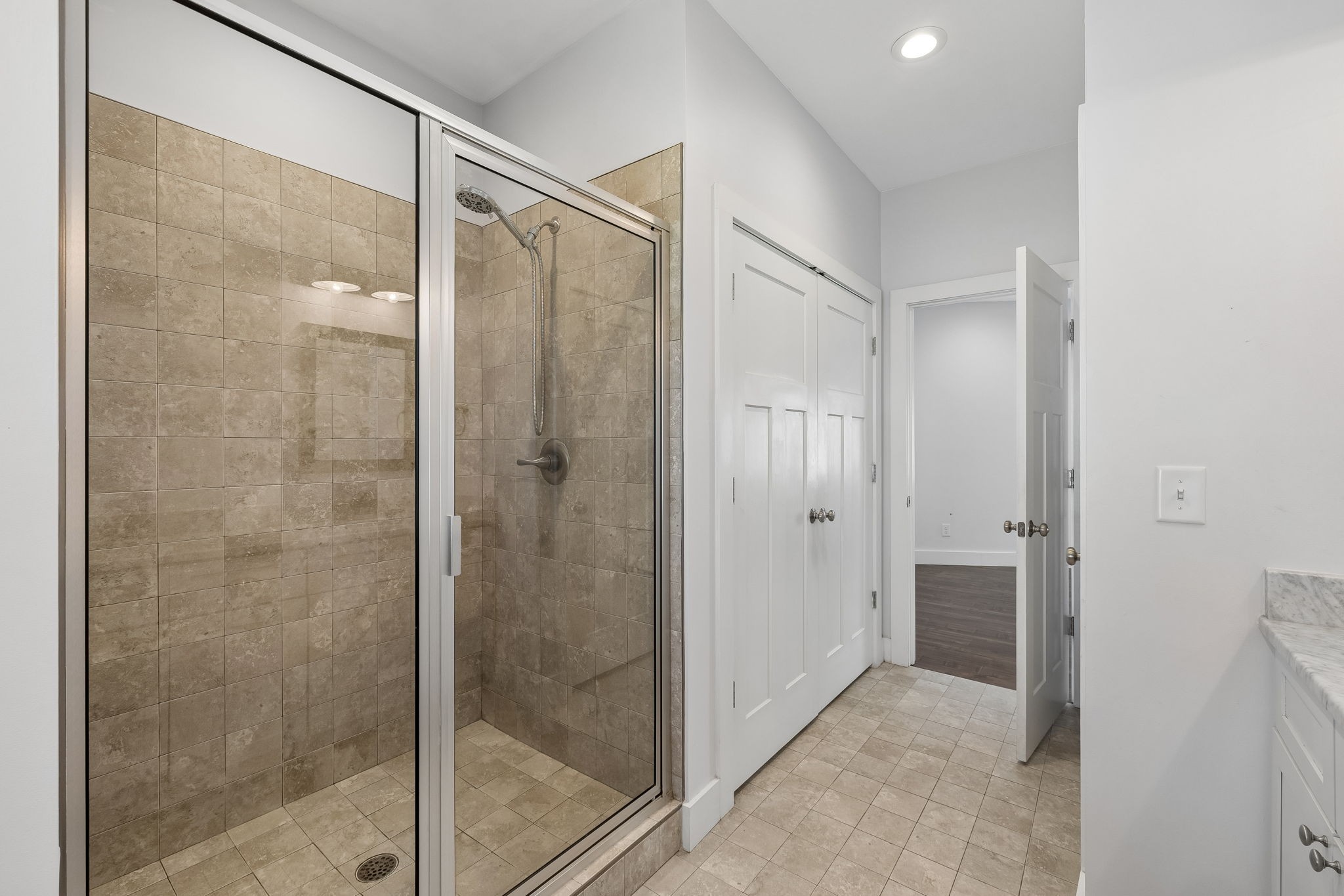 1209 Hawkins St Property Photo 30