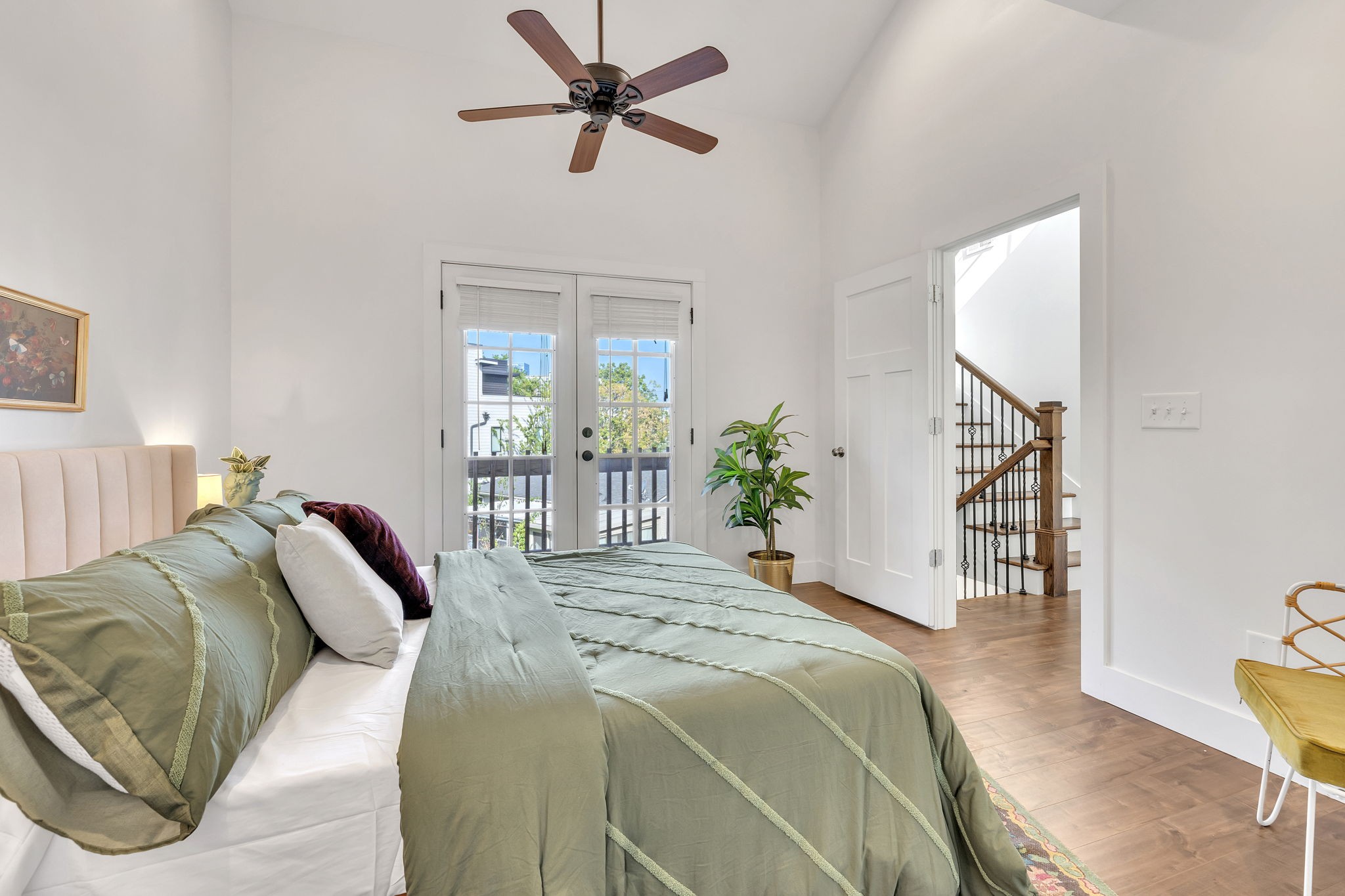1209 Hawkins St Property Photo 34