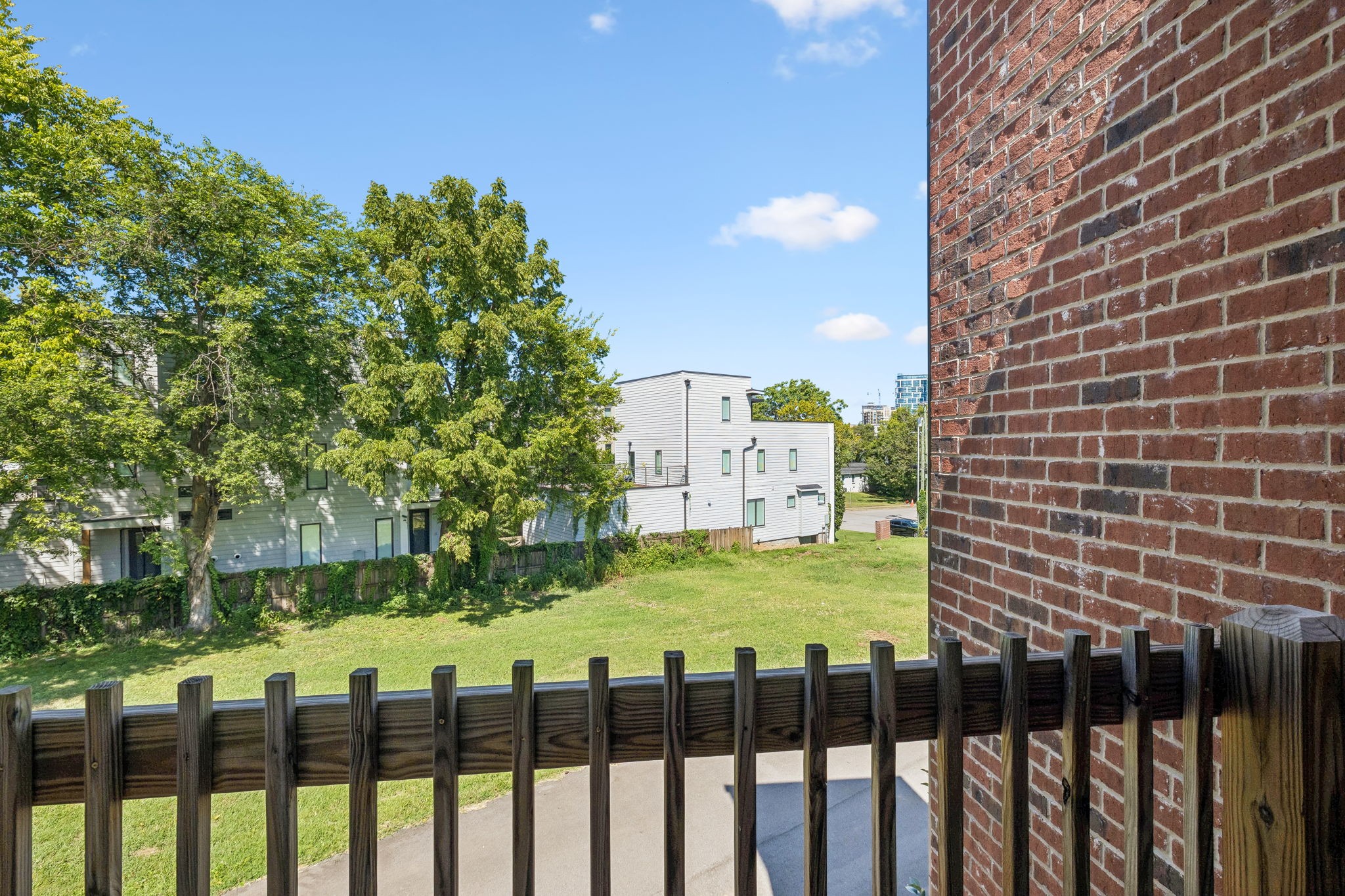 1209 Hawkins St Property Photo 38