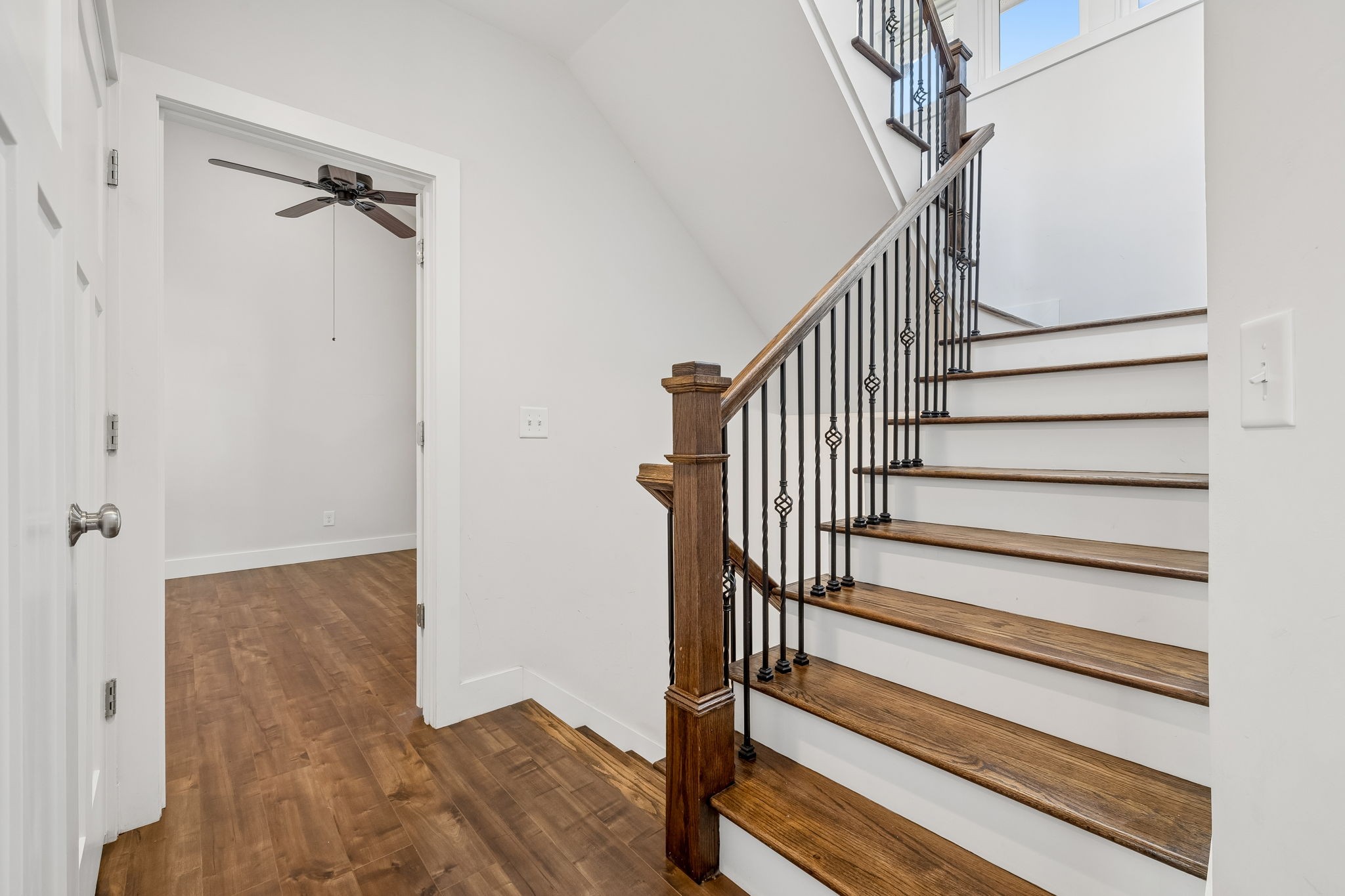 1209 Hawkins St Property Photo 43