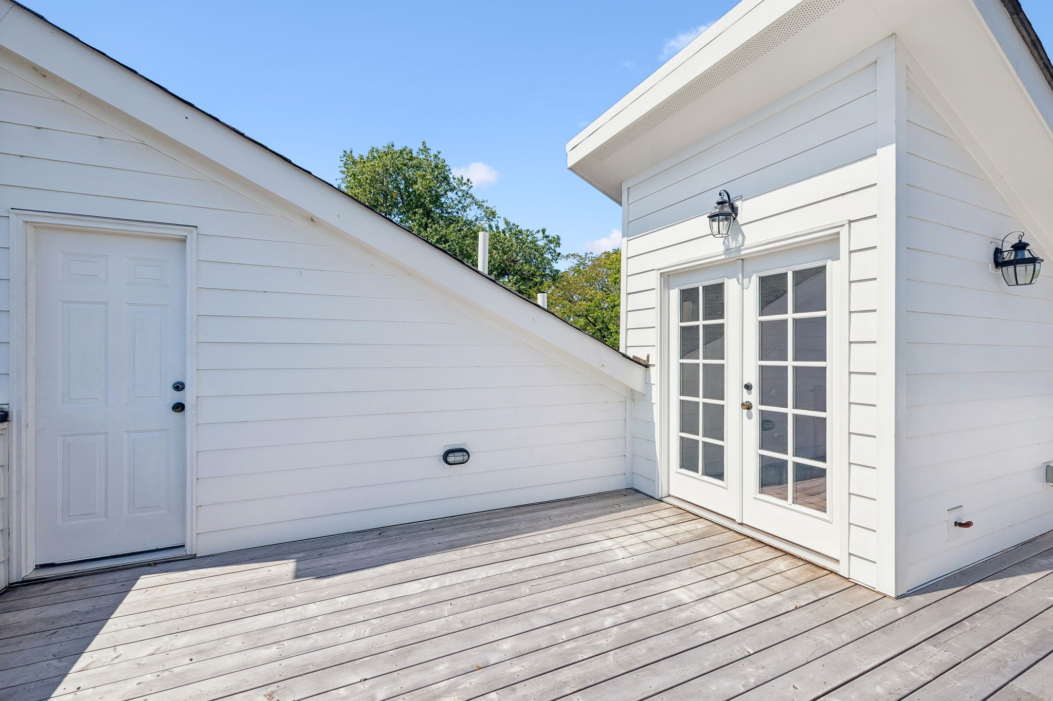 1209 Hawkins St Property Photo 44