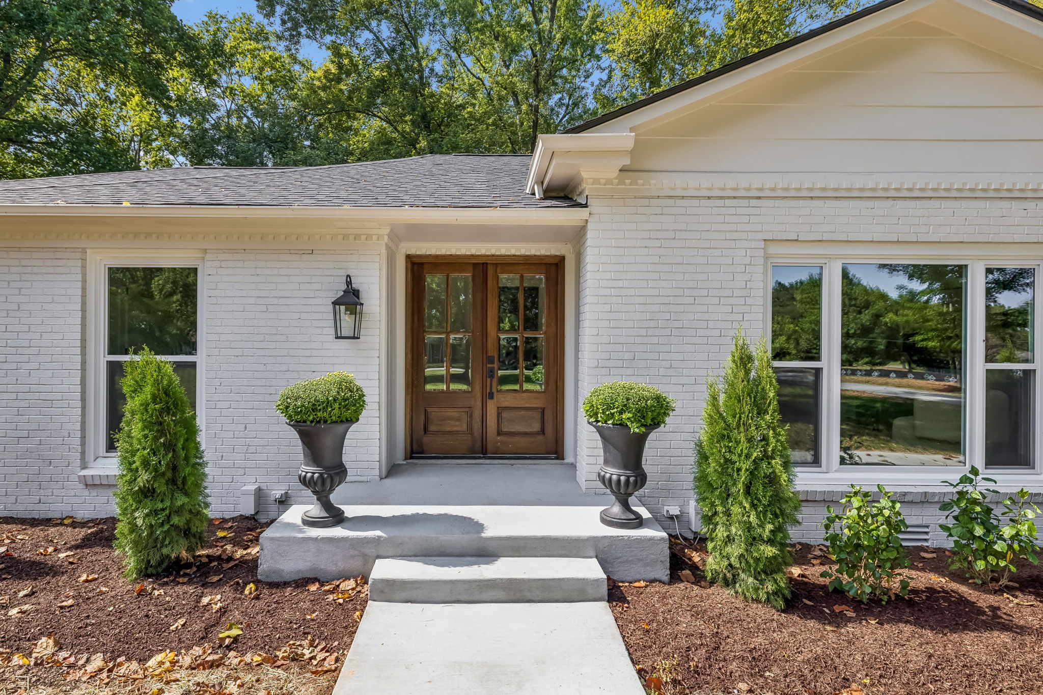 8113 Warner Rd Property Photo 6