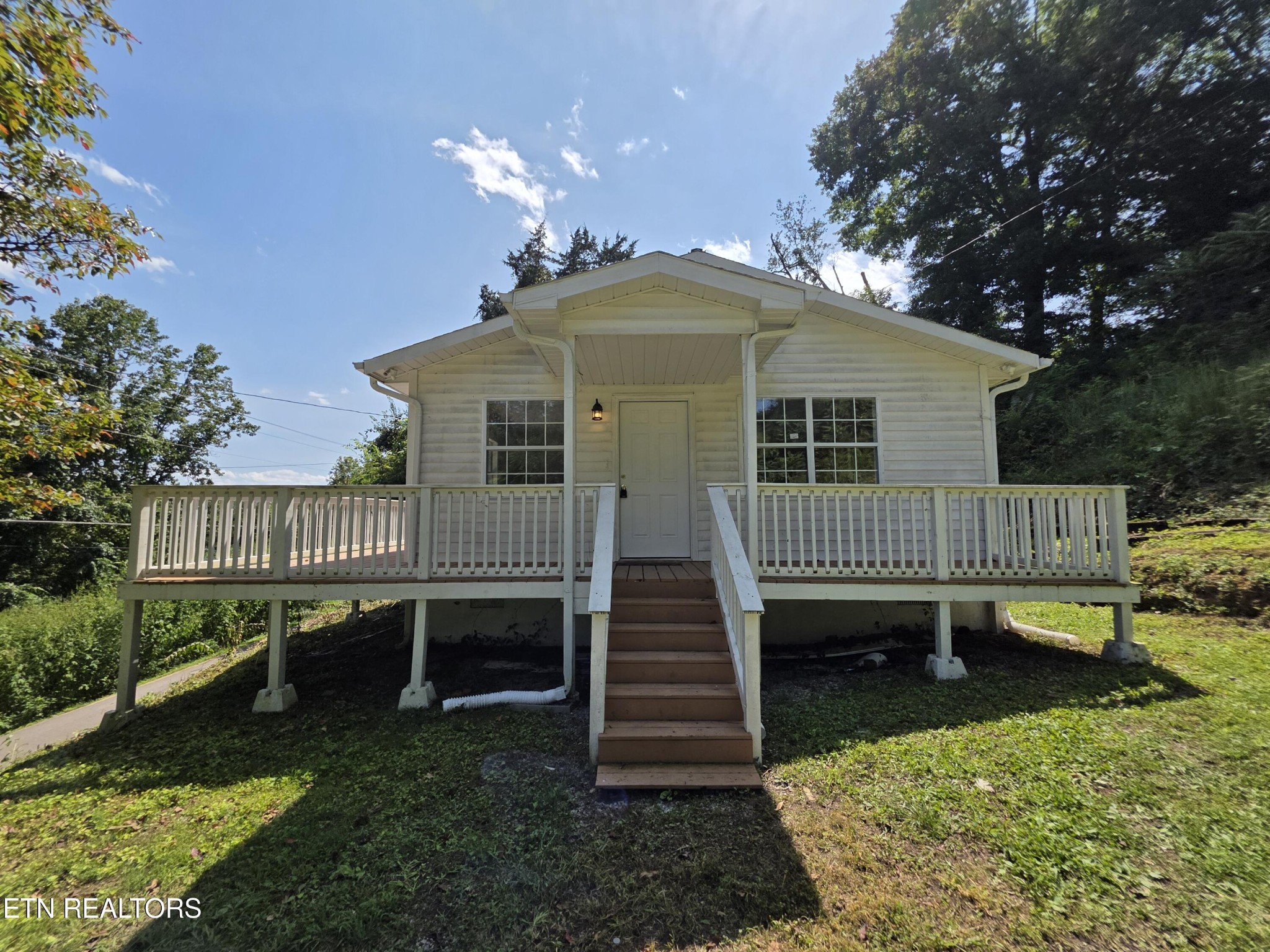 1115 Back Valley Rd Property Photo 1