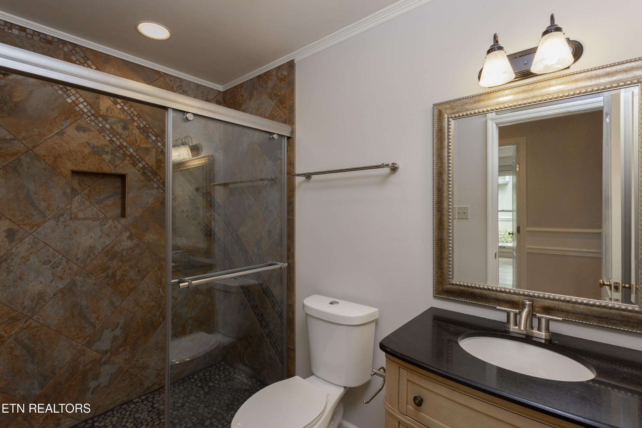 3445 Commodore Point Property Photo 16