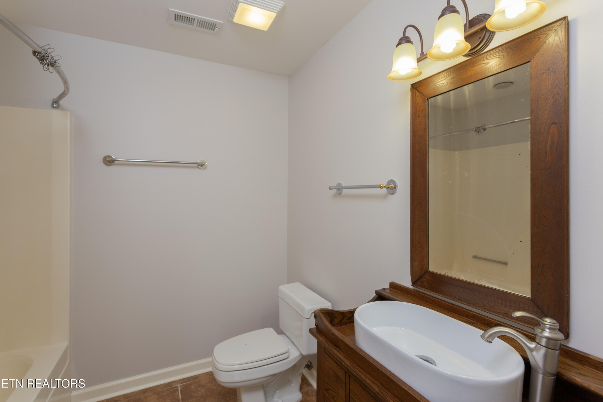 3445 Commodore Point Property Photo 24
