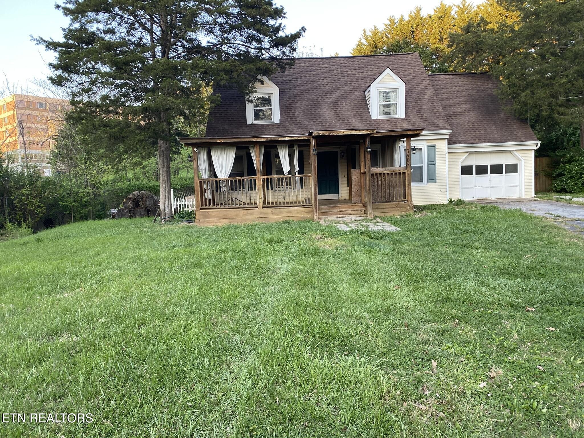 7505 Kerri Way Property Photo 1