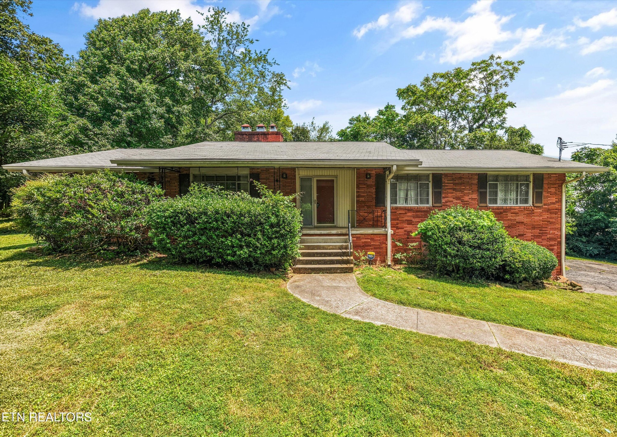 210 Sutton Lane