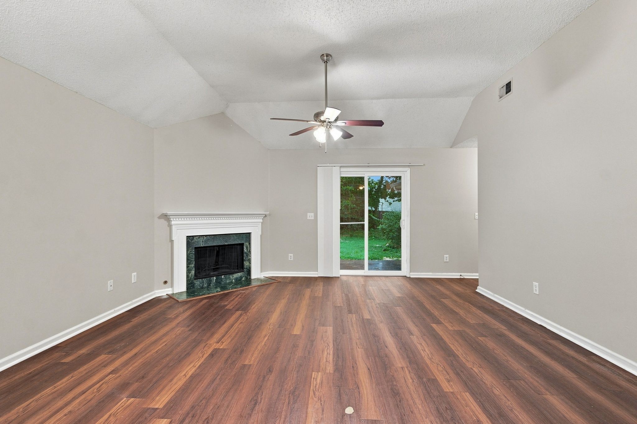 2283 Joann Dr Property Photo 12