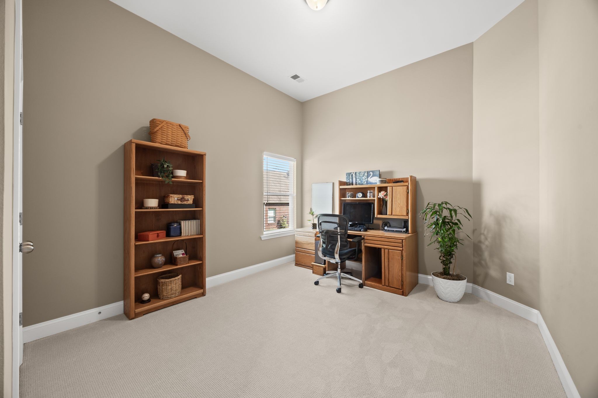 2626 Westerham Way Property Photo 11