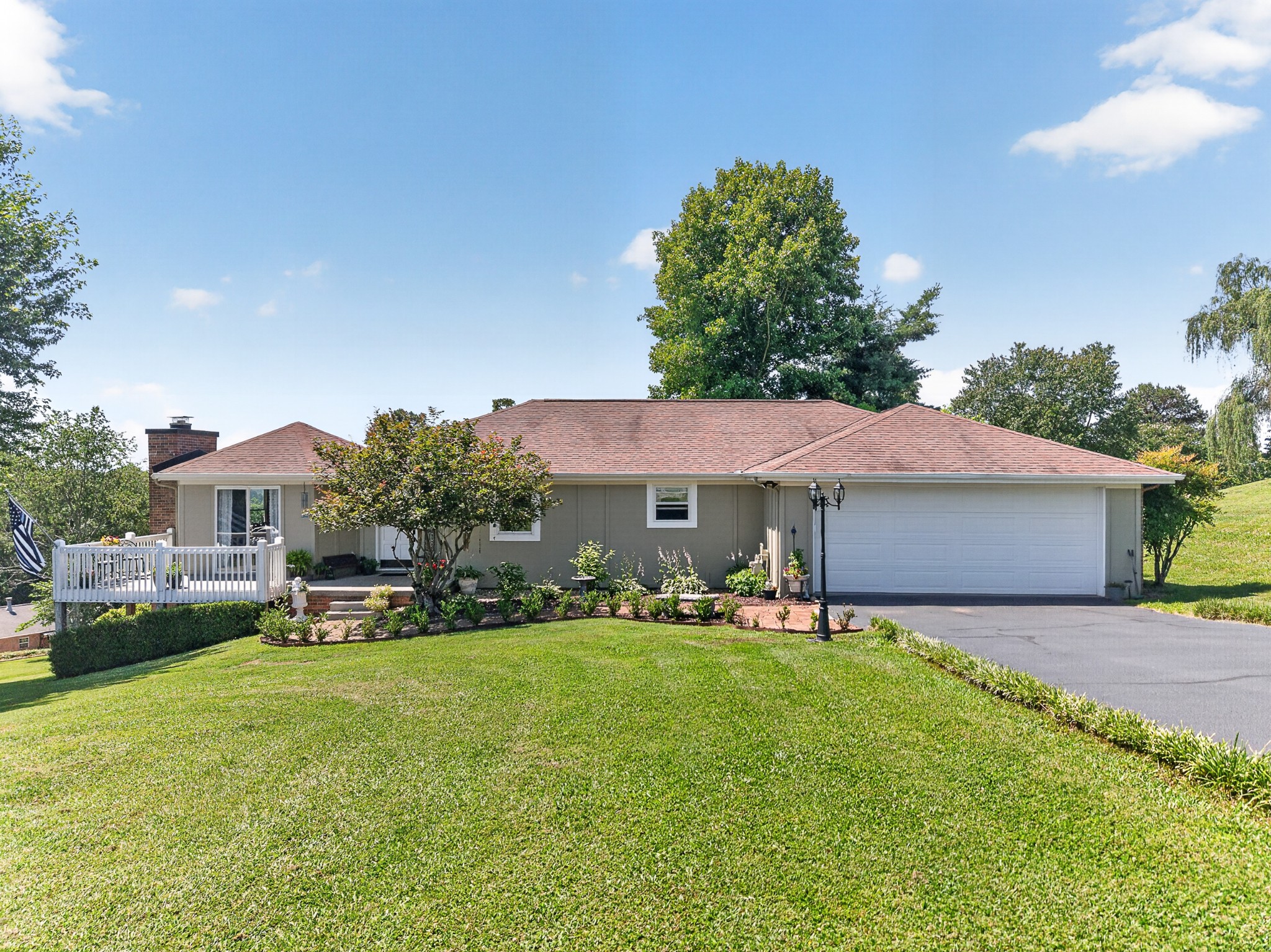 1031 Montcrest Dr