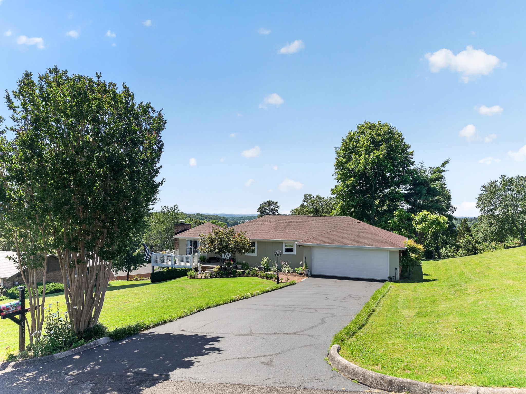 1031 Montcrest Dr Property Photo 35