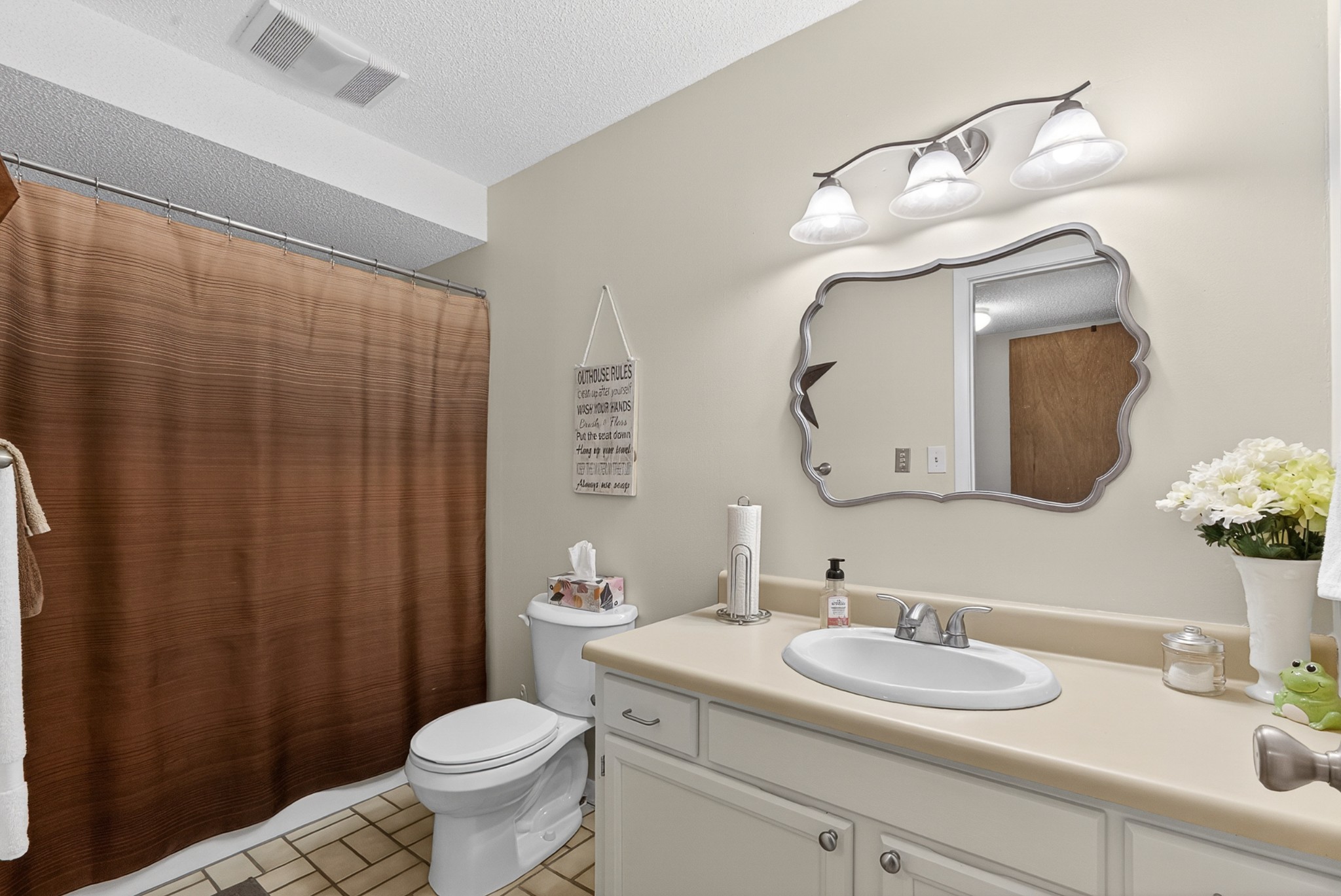 1031 Montcrest Dr Property Photo 48