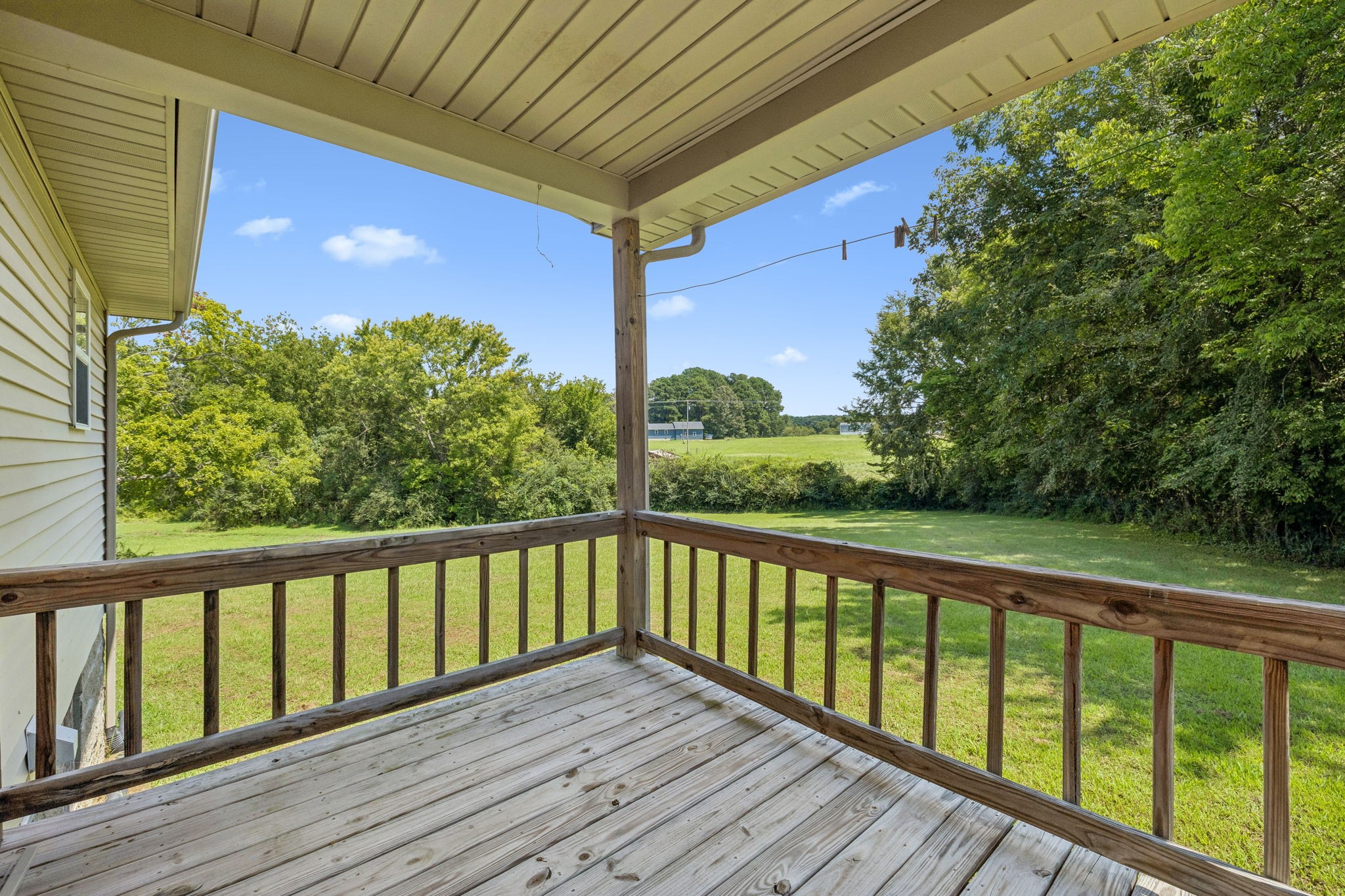 362 Oak St Property Photo 5