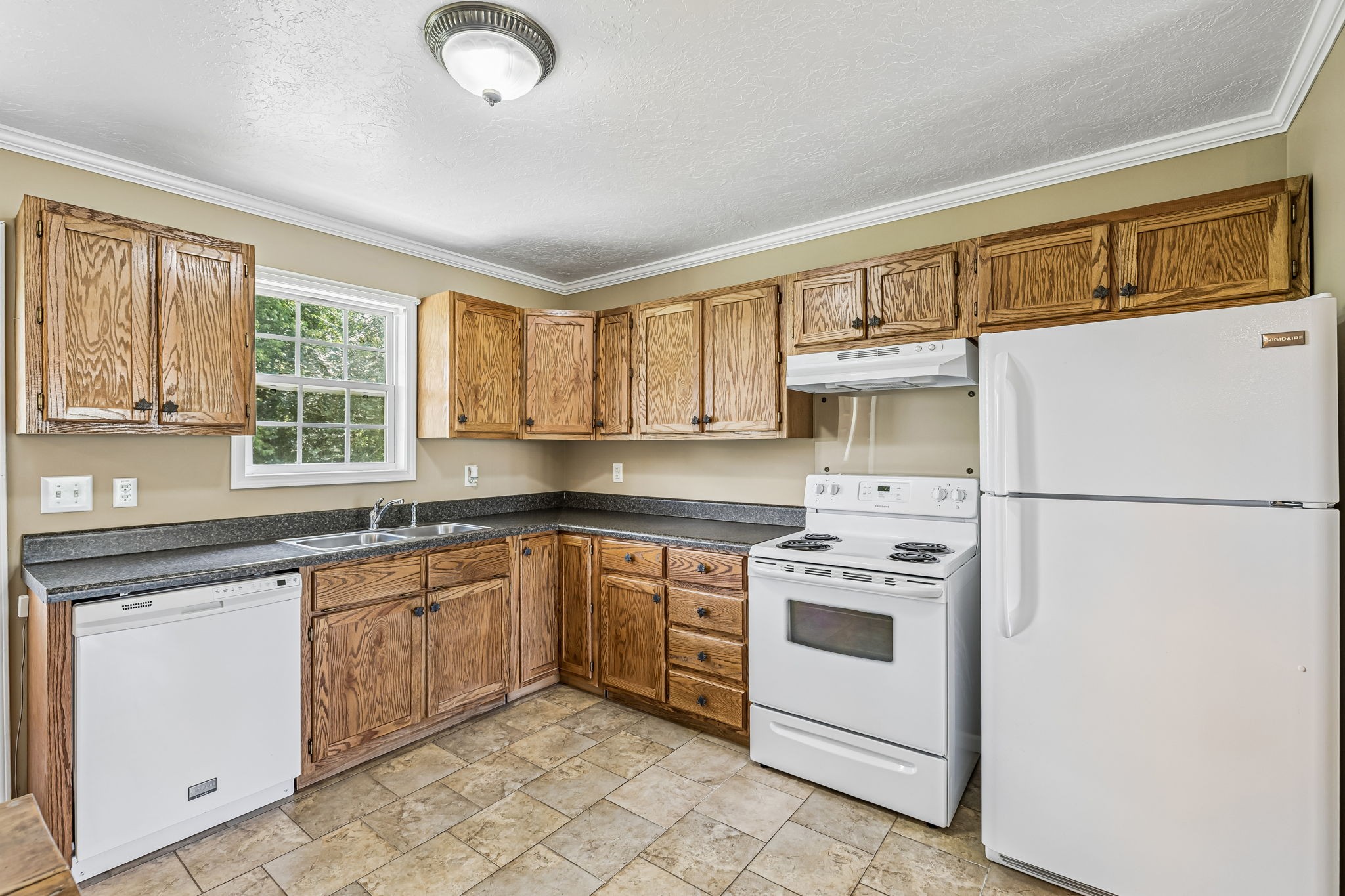 362 Oak St Property Photo 15