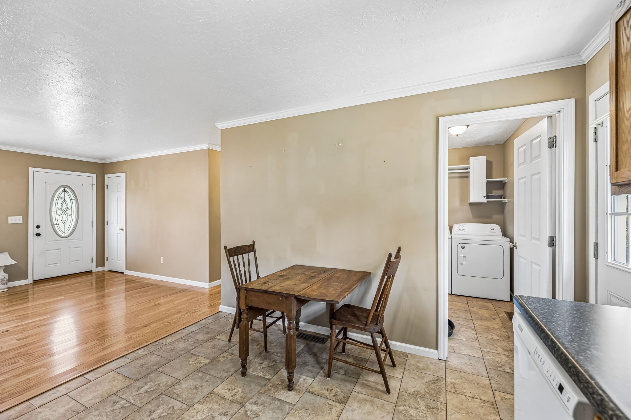 362 Oak St Property Photo 17