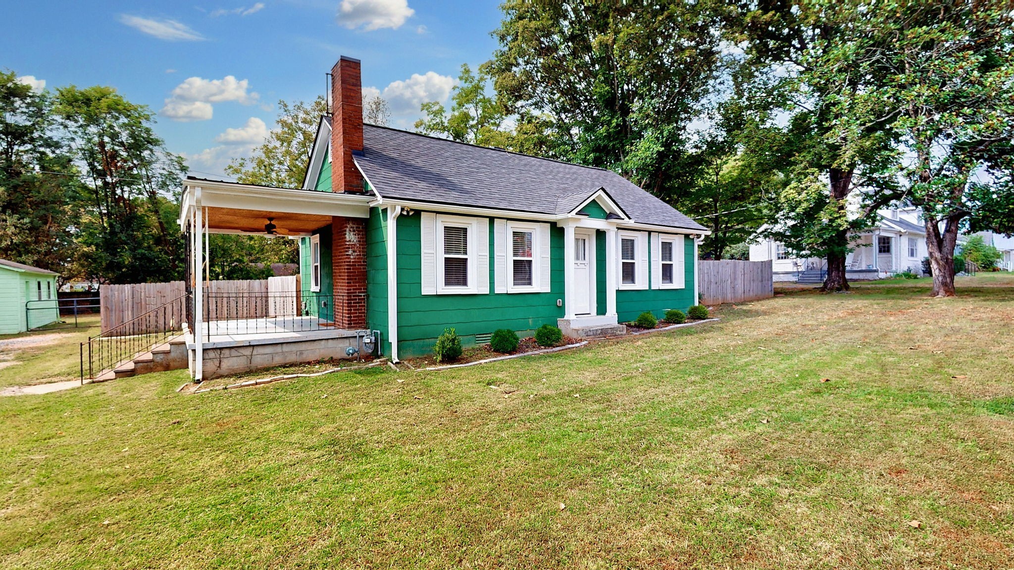 410 College St Property Photo 1