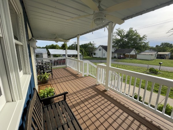 105 General Ave Property Photo 7