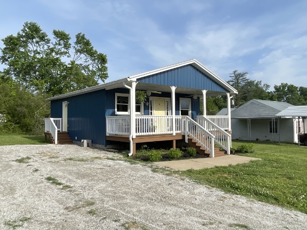 105 General Ave Property Photo 8