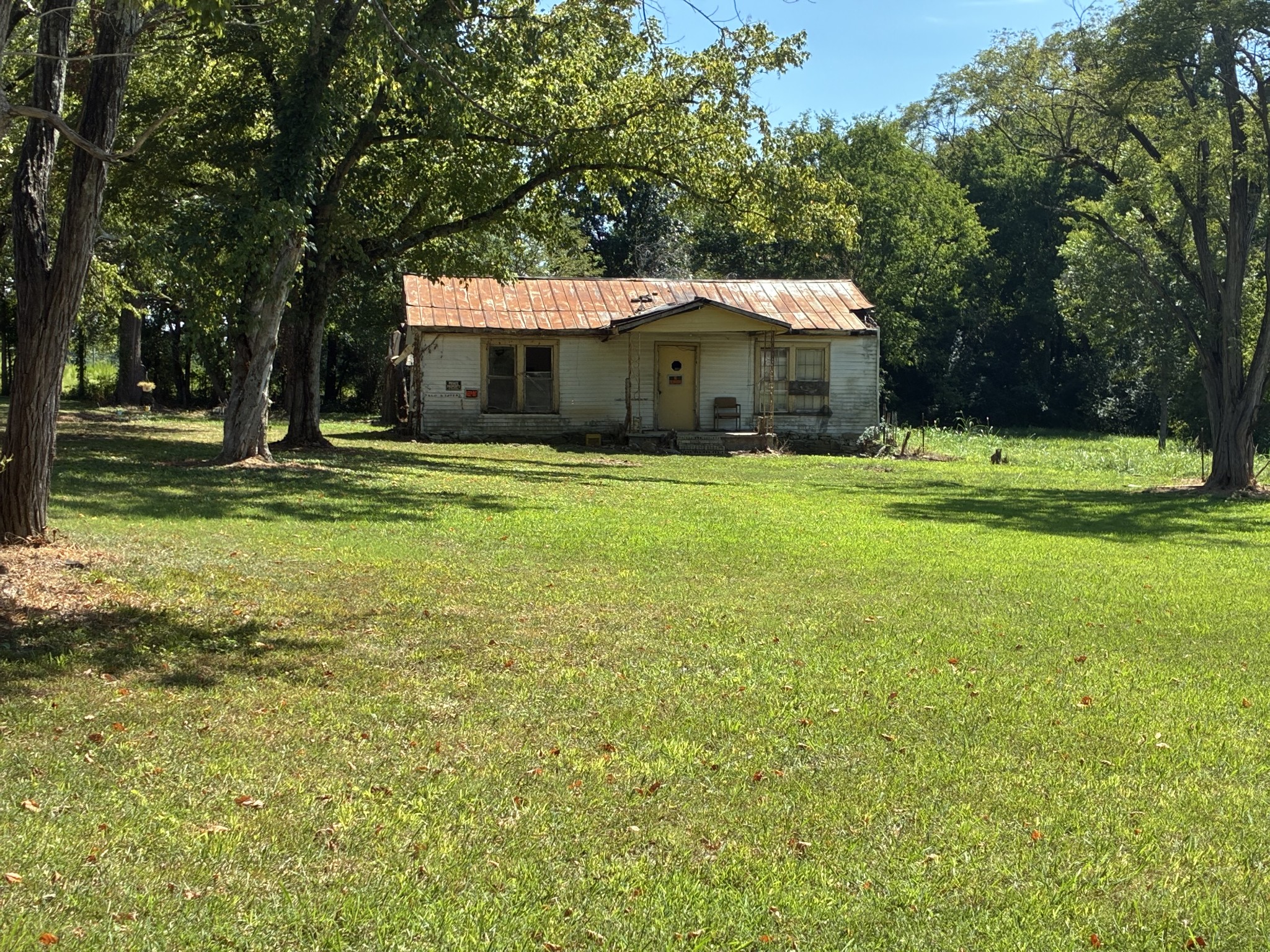 8 Johnson School Rd Property Photo 1