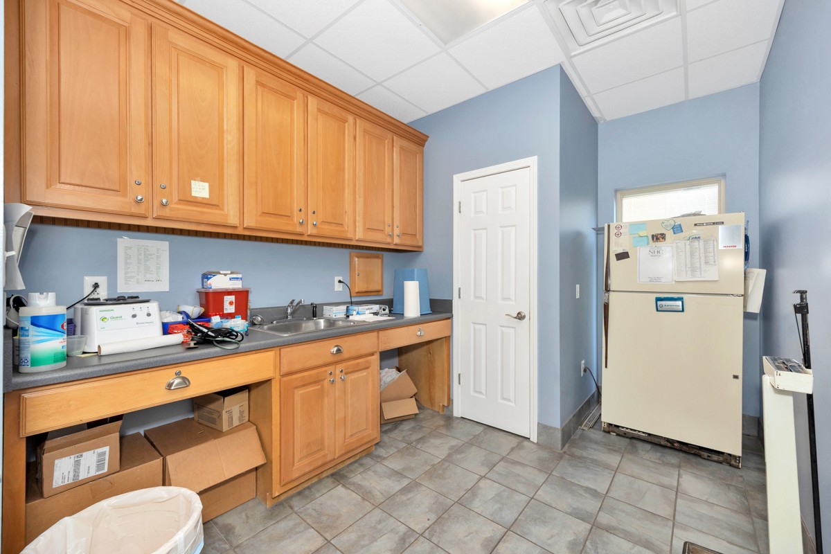 26270 Main St Property Photo 16