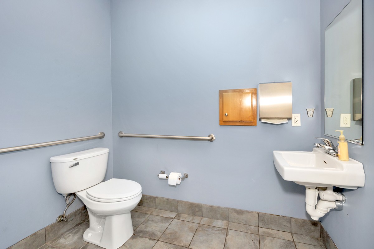 26270 Main St Property Photo 17