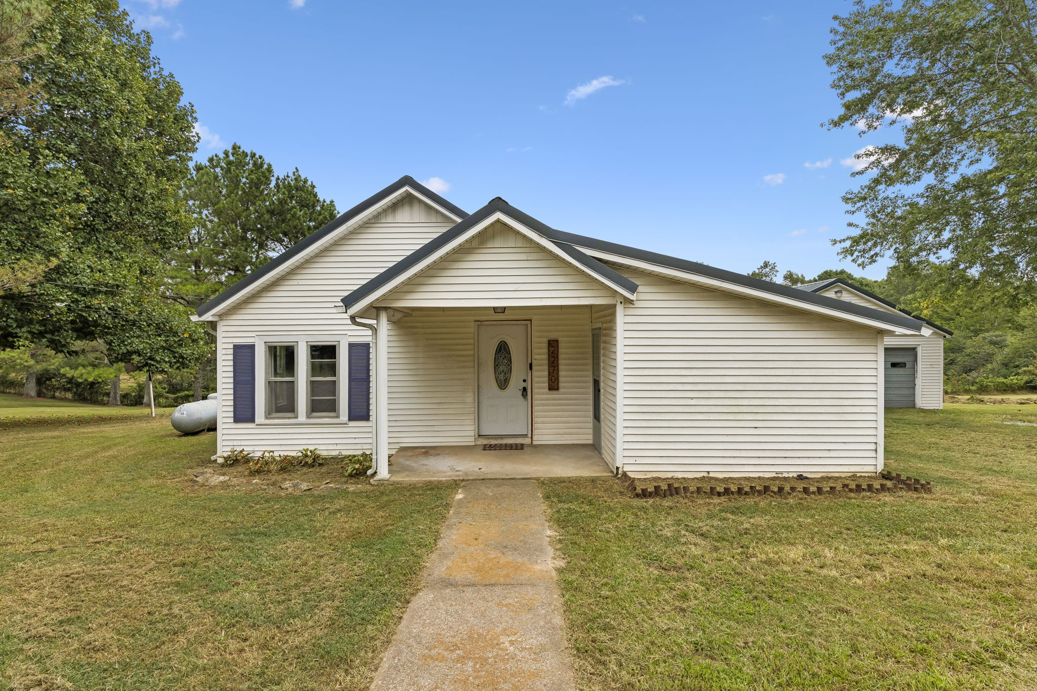 2270 Fall River Rd