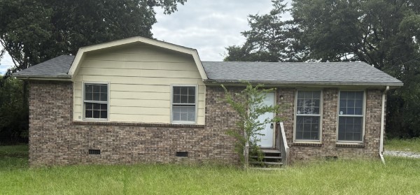 140 Myatt Dr Property Photo 1