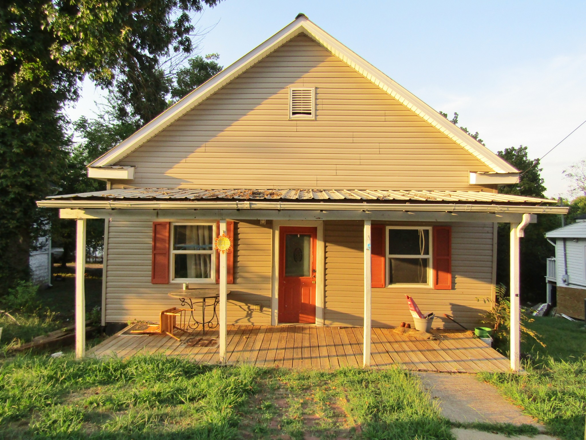 420 Maple St