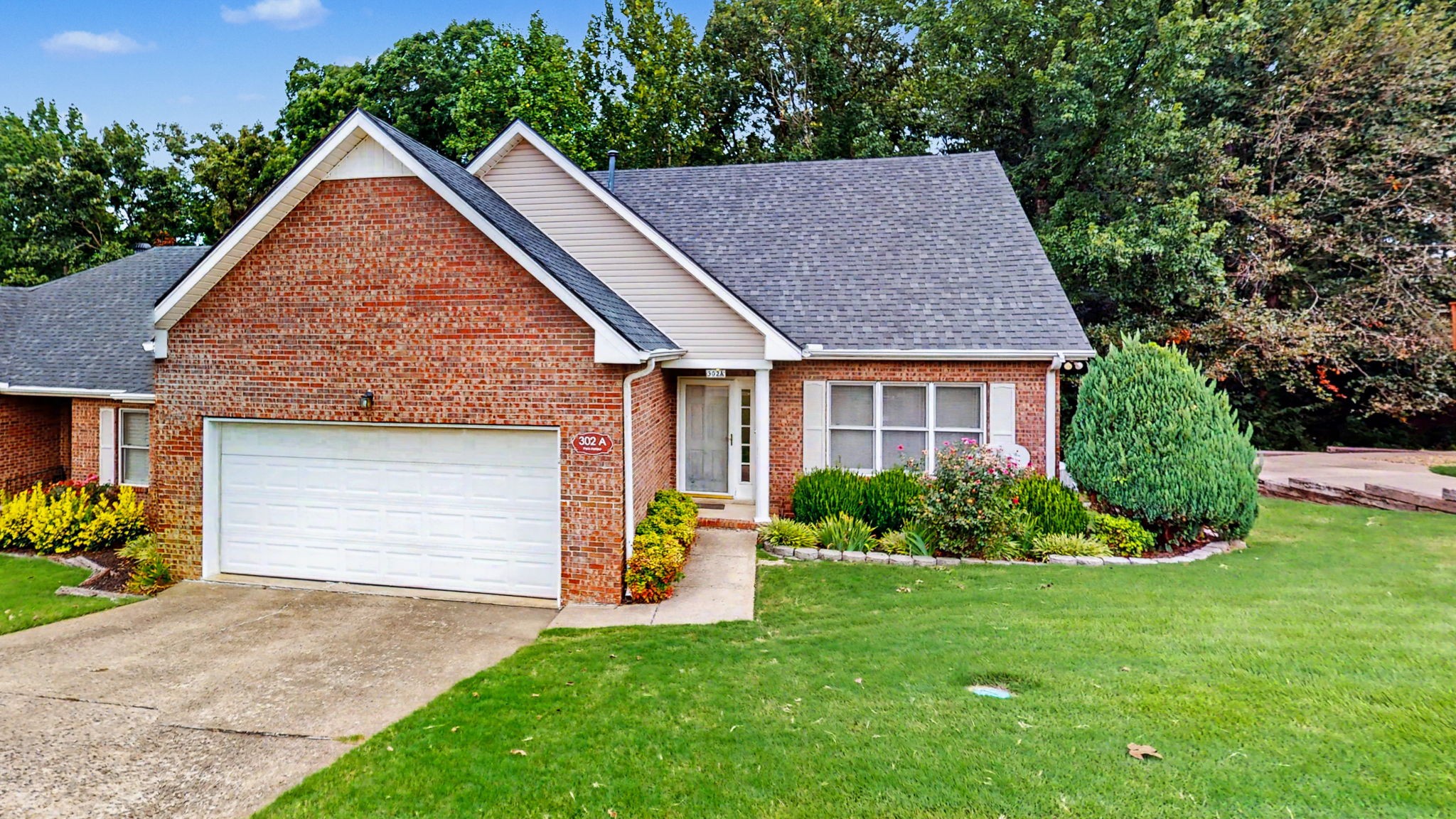 302a Paris Harbor Dr Property Photo 1