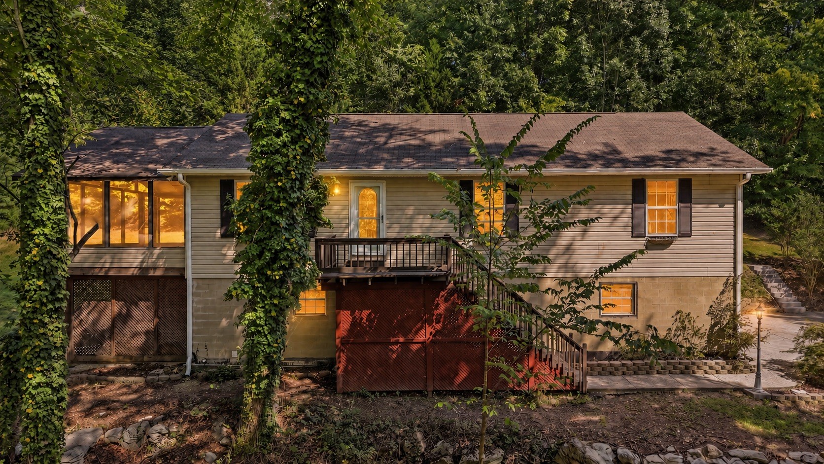 11930 Thatch Rd Property Photo 1