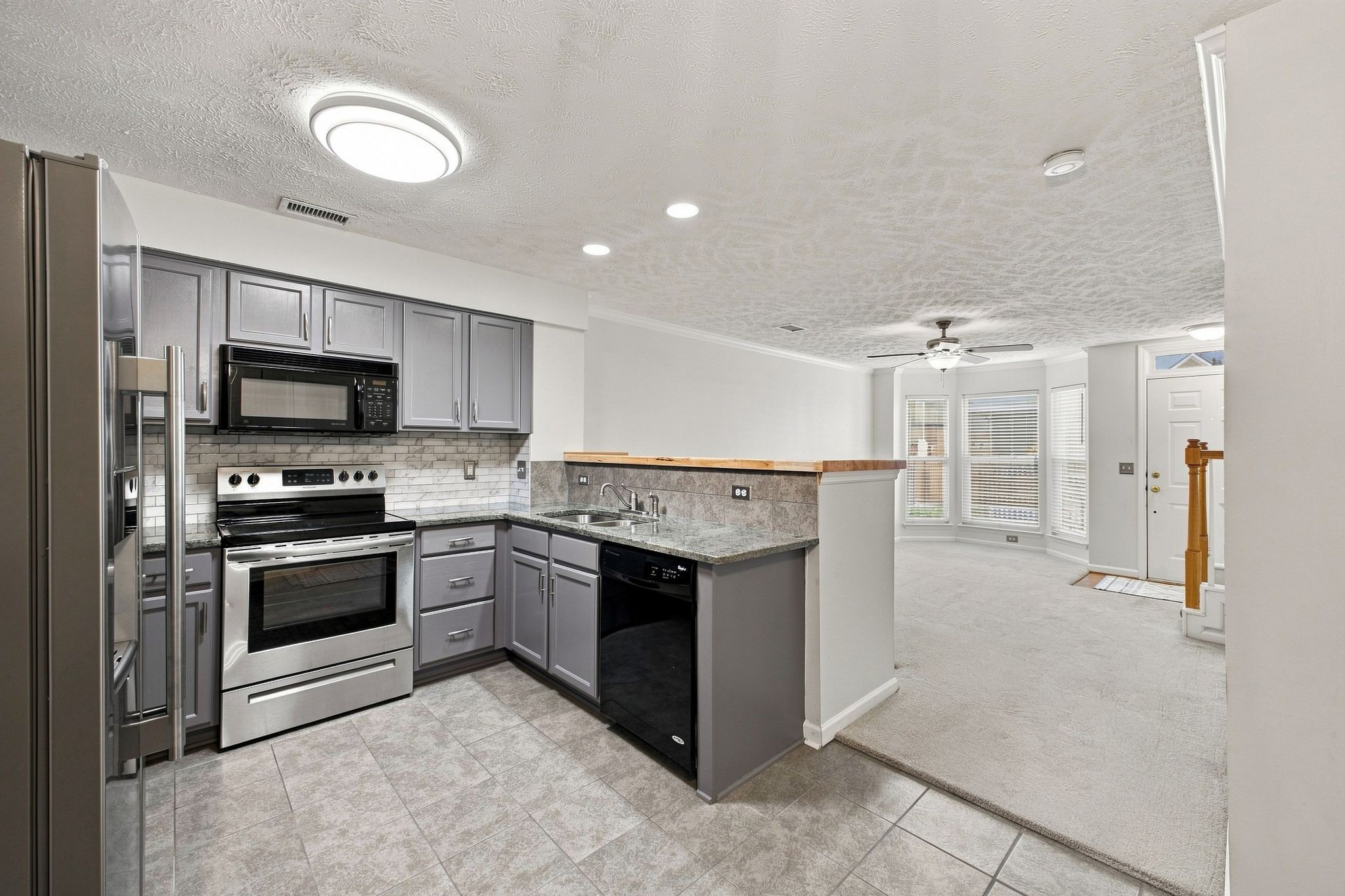 402 Bembridge Ln Property Photo 11