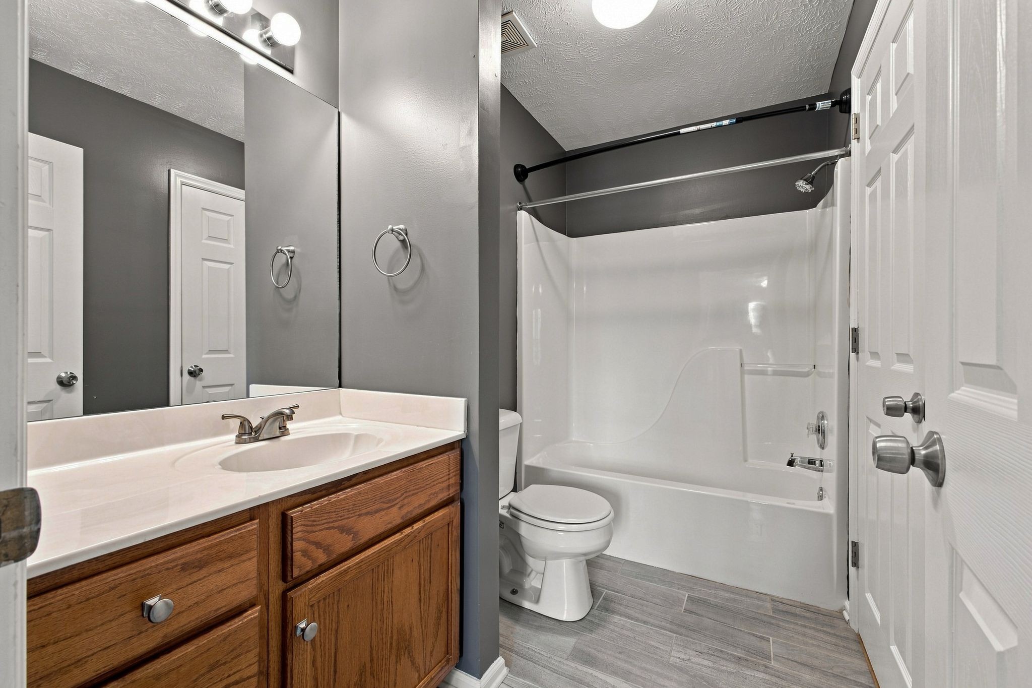 402 Bembridge Ln Property Photo 26
