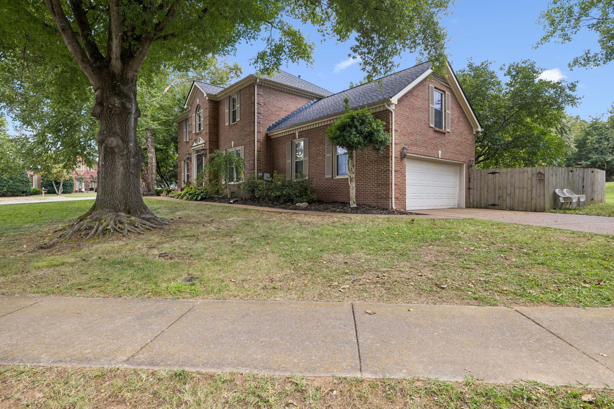 208 Heathersett Dr Property Photo 5