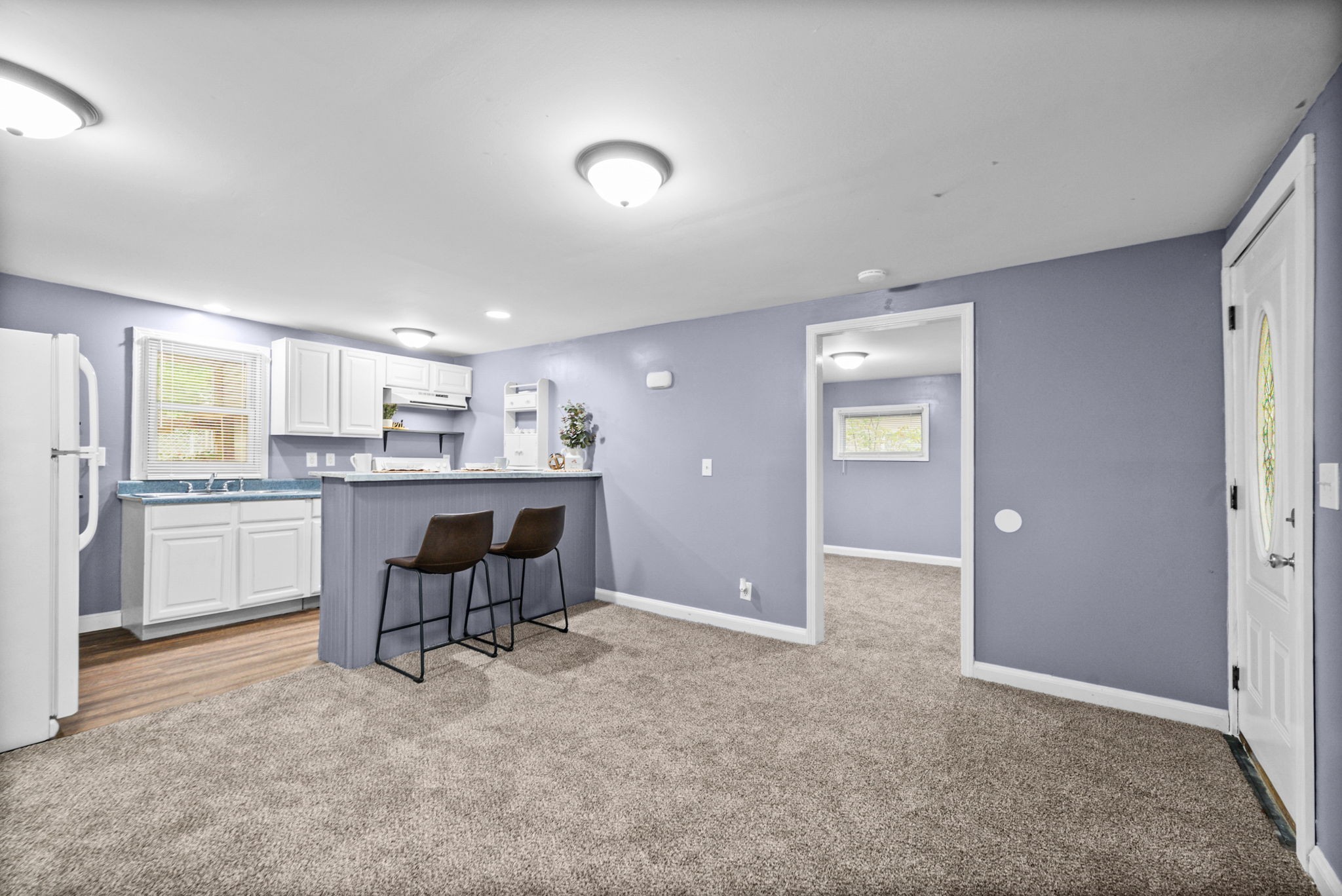 900 Oak Ln Property Photo 5