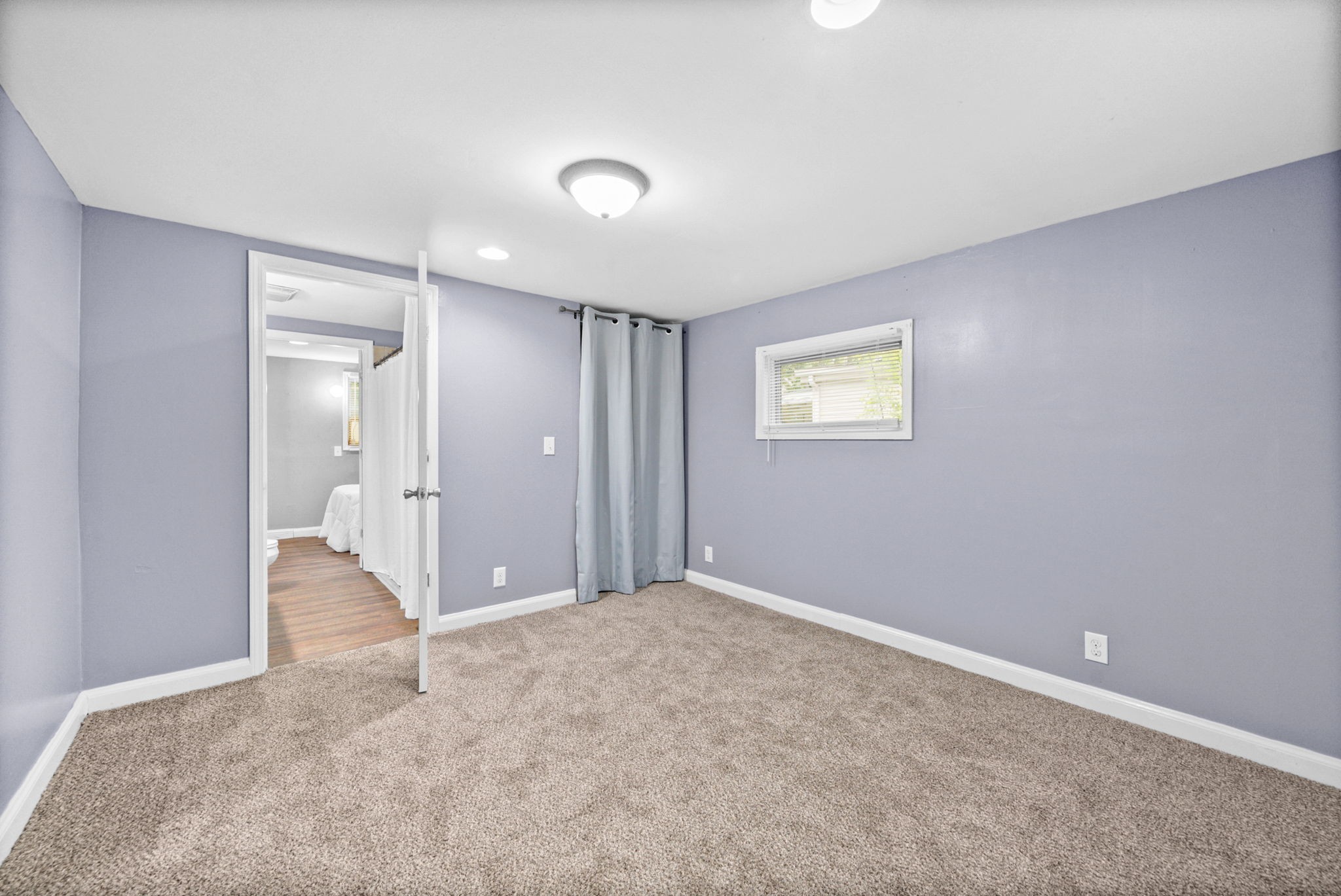 900 Oak Ln Property Photo 15