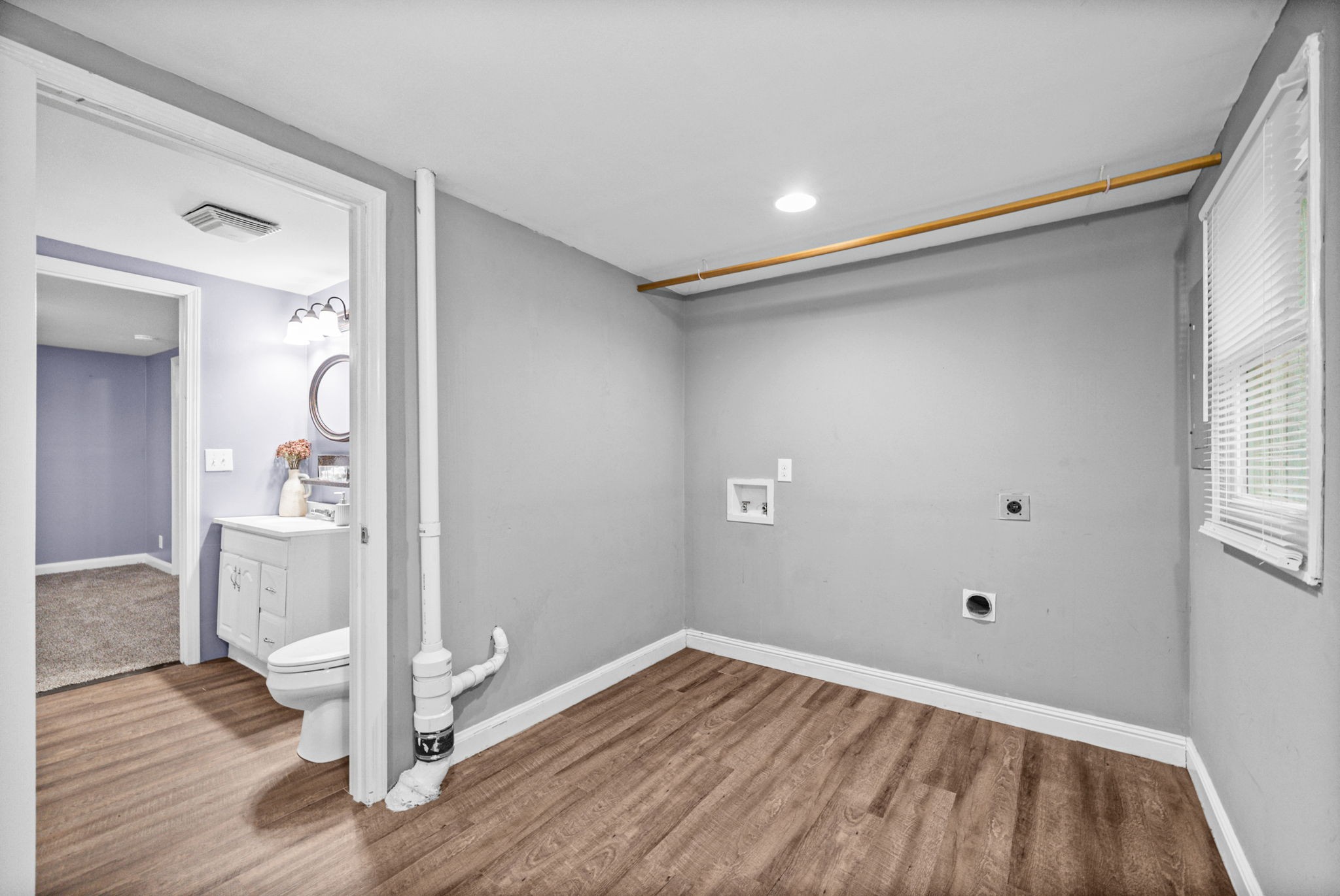 900 Oak Ln Property Photo 19