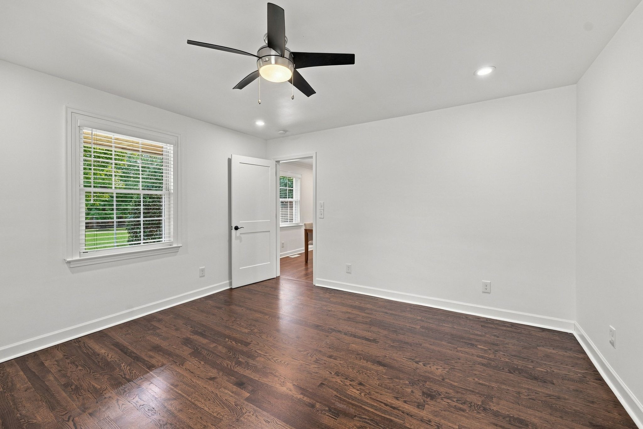 2907 Eastland Ave Property Photo 16