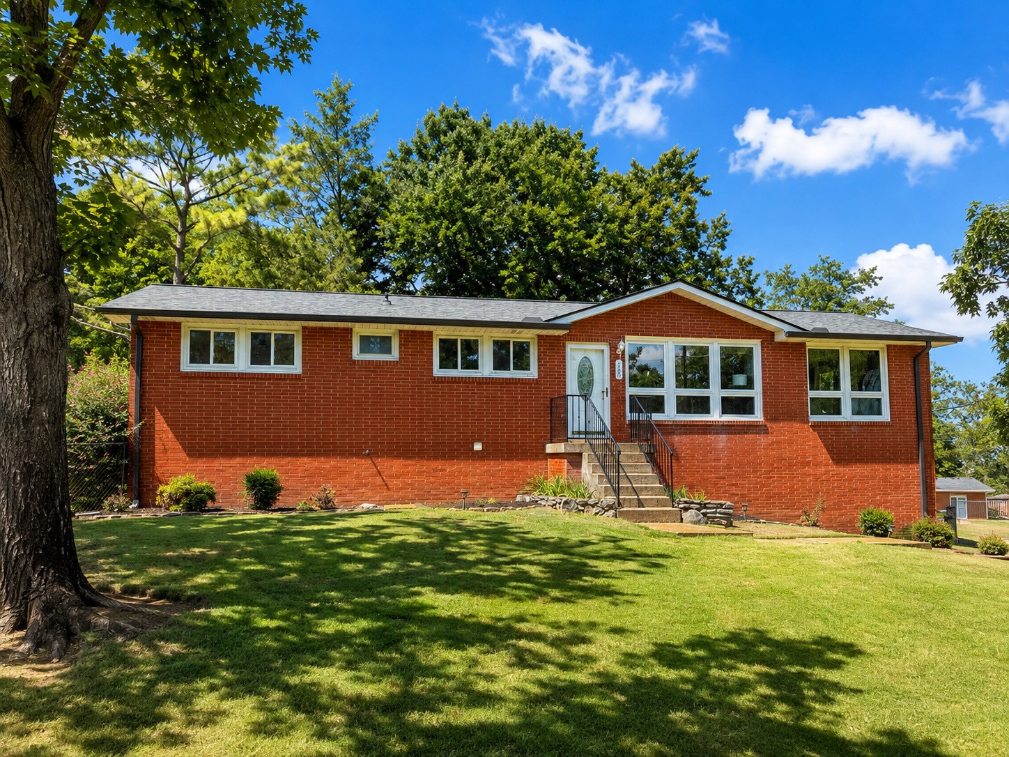 166 Bonnafield Dr Property Photo 1