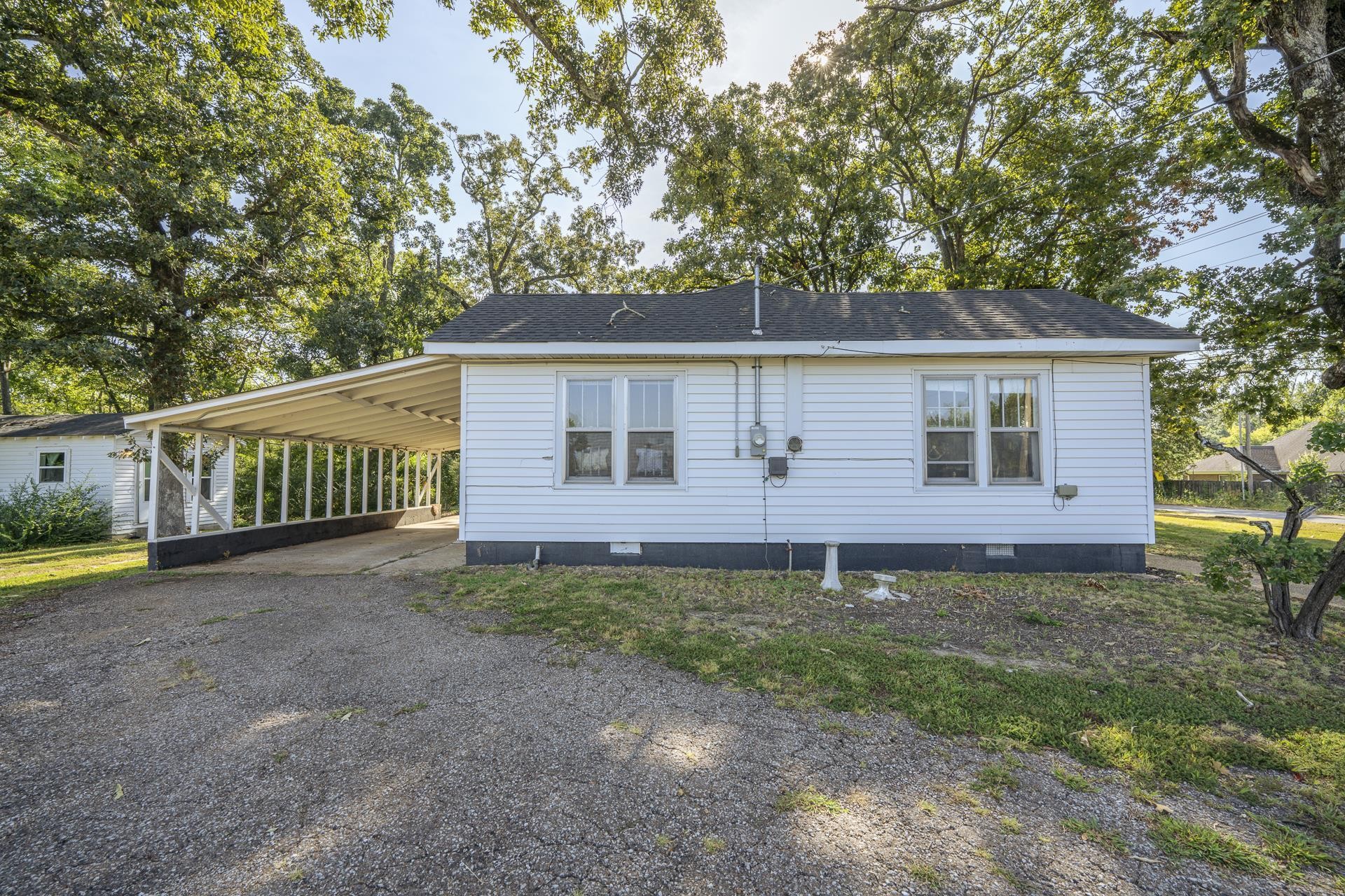 340 Oak St Property Photo 10