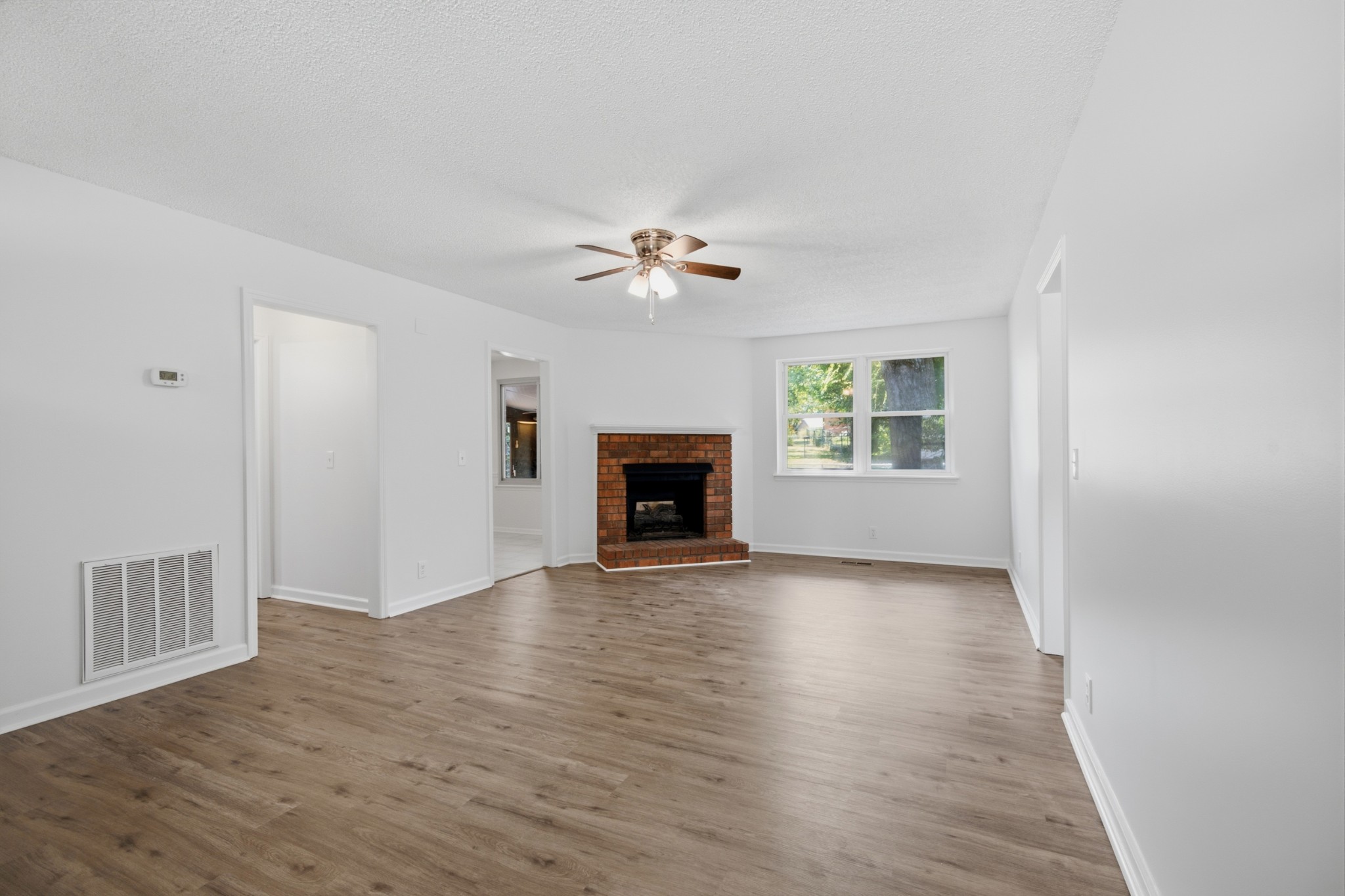 714 Albany Dr Property Photo 4